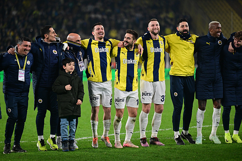 Derbide Fenerbahçe’nin kalesini kim koruyacak? Jose Mourinho kararını verdi!