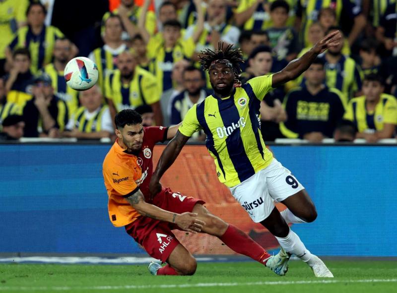 Fenerbahçe ve Galatasaray’dan peş peşe dikkat çeken paylaşımlar! Derbi öncesi...