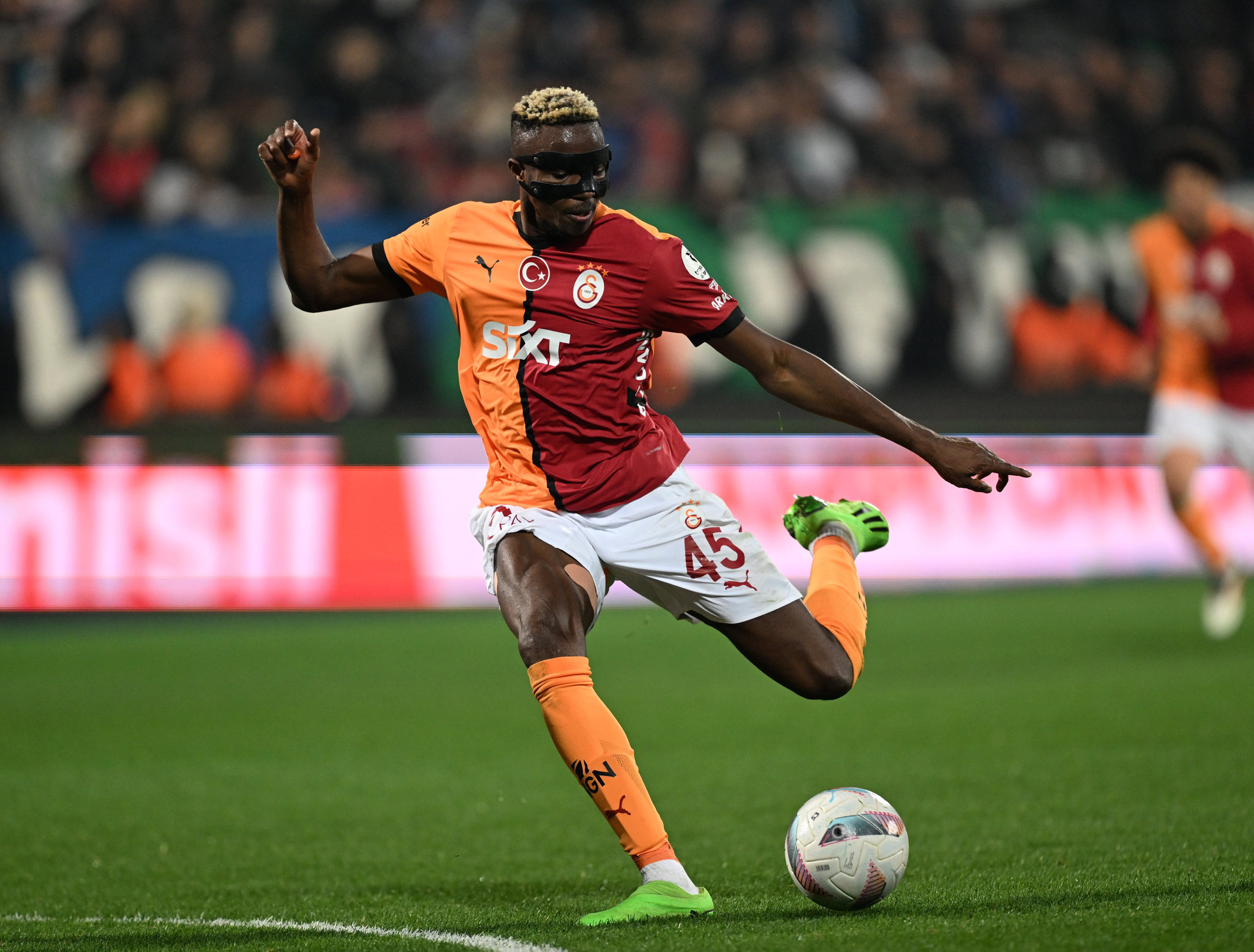 GALATASARAY HABERİ | Victor Osimhen’e dev gözaltı! Sezon sonunda...