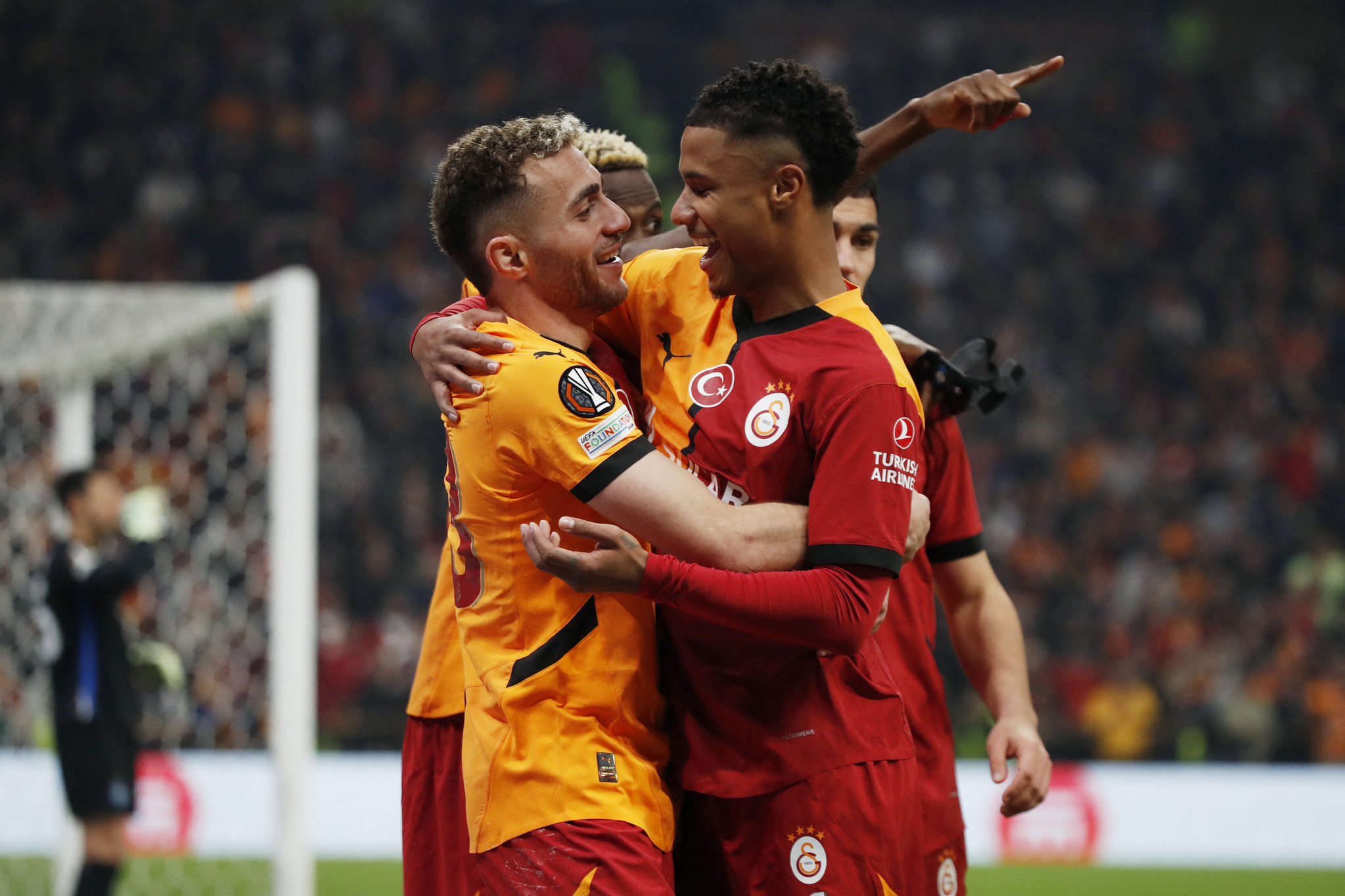 Galatasaray’a Fenerbahçe derbisi öncesi şok haber!