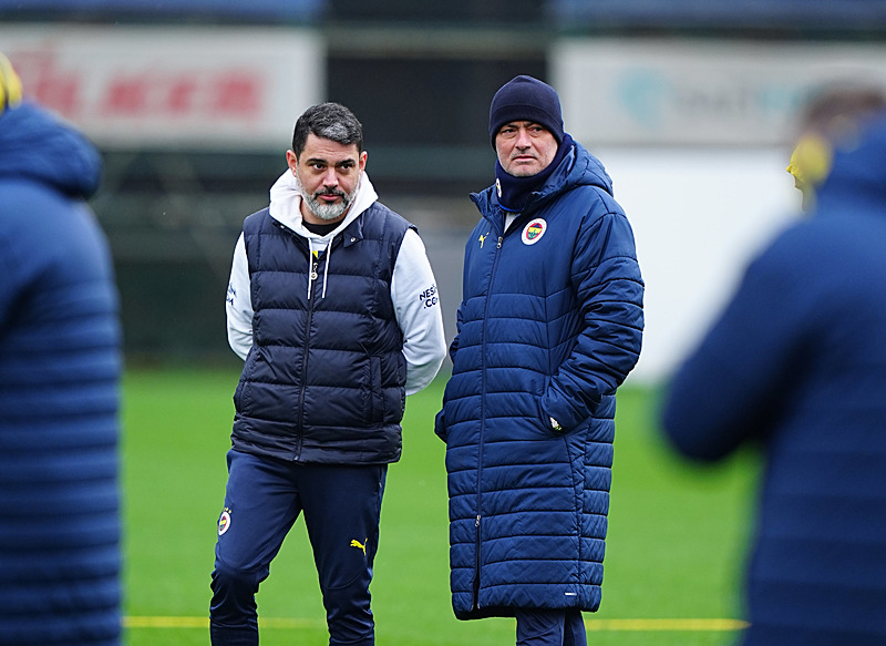 Fenerbahçe’den çifte bomba! Temaslar başladı...