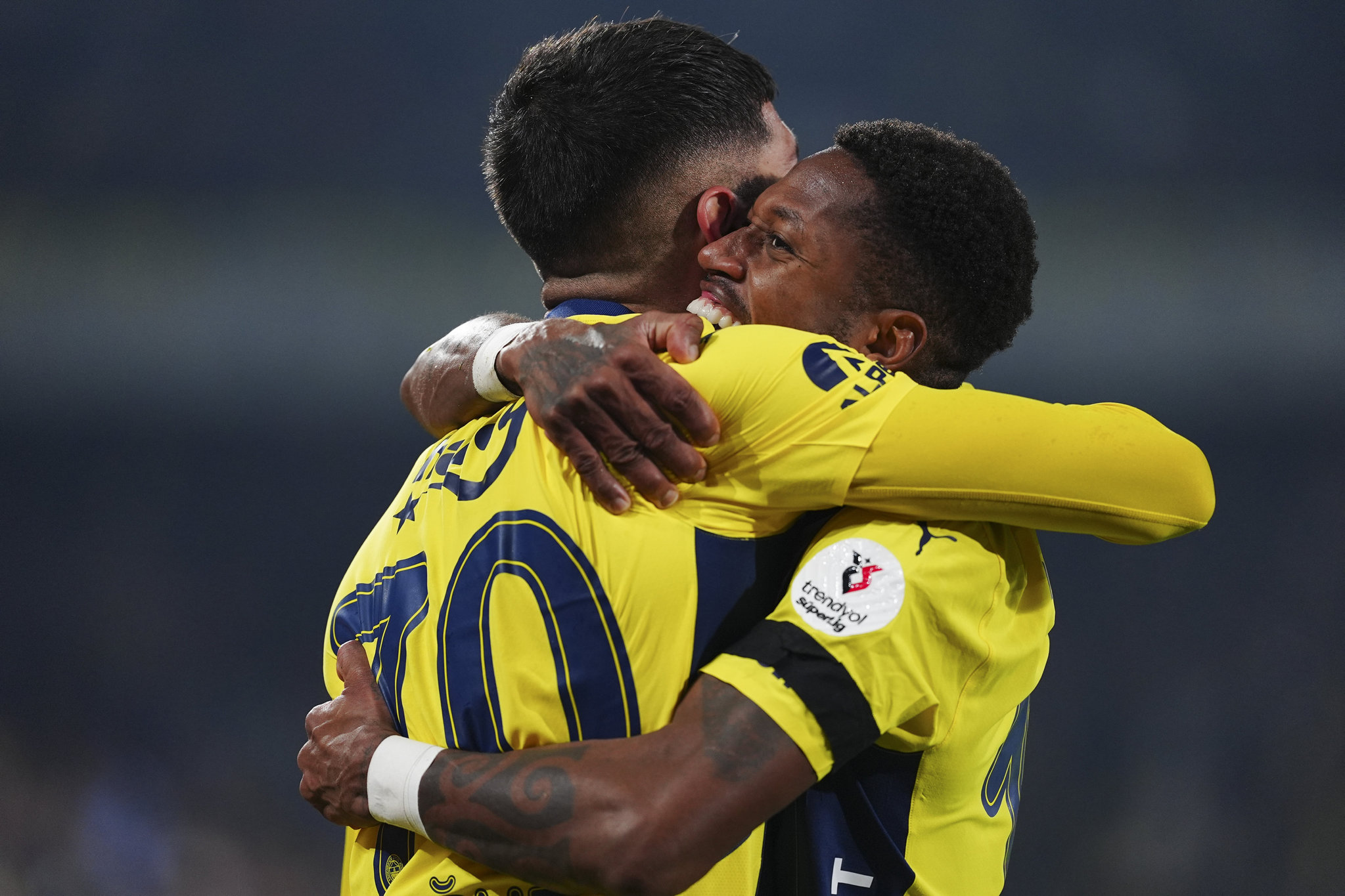 Fenerbahçe’de endişe veren transfer gelişmesi! Ülkesine dönebilir