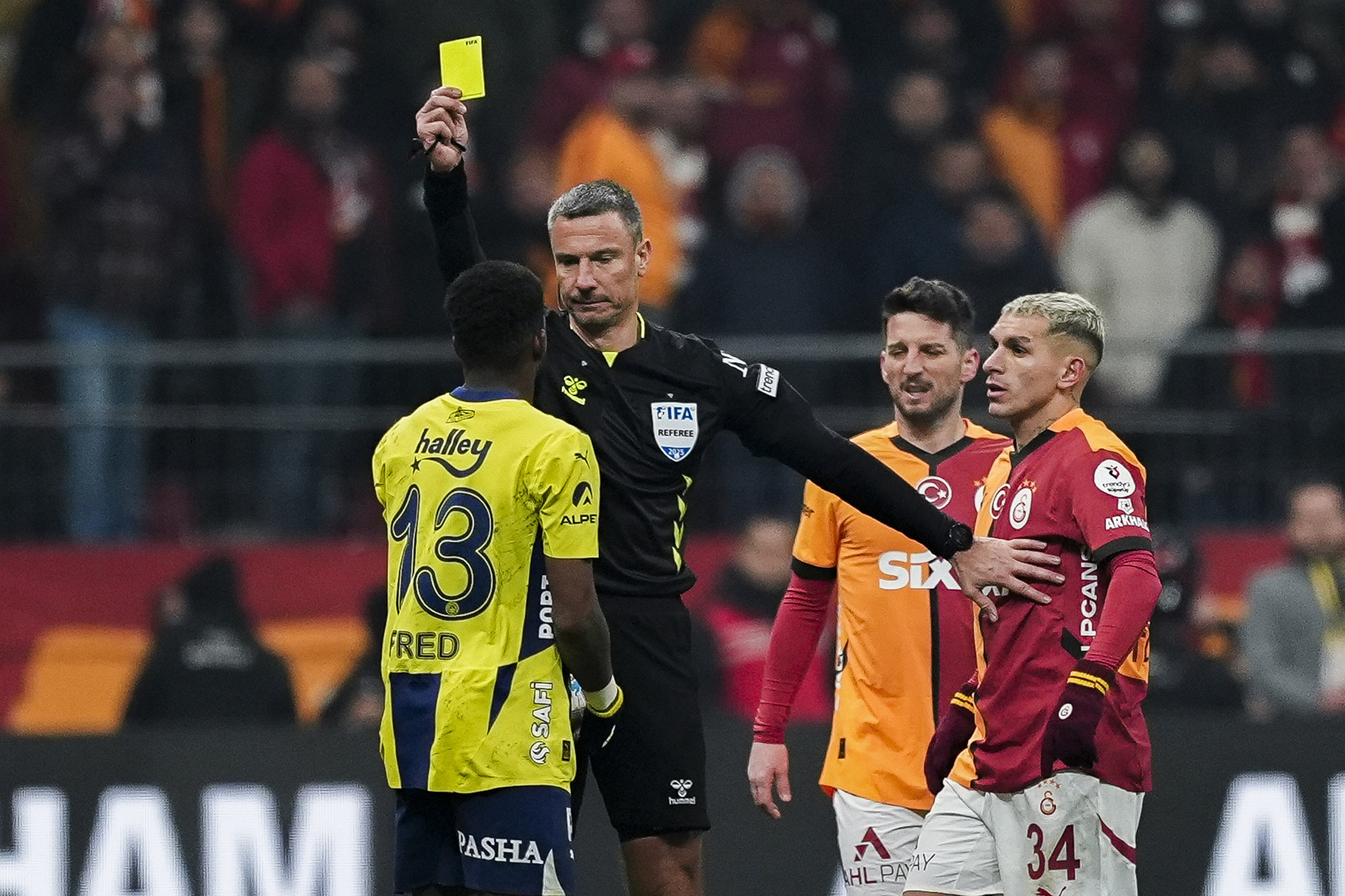 Galatasaray - Fenerbahçe derbisi sonrası şampiyonluk oranları güncellendi! İşte favori takım