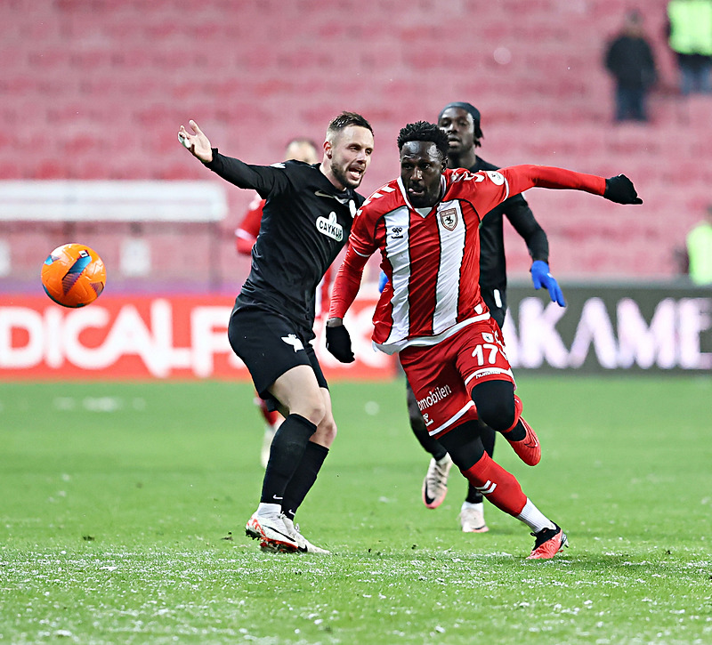 Galatasaray - Fenerbahçe derbisi sonrası şampiyonluk oranları güncellendi! İşte favori takım