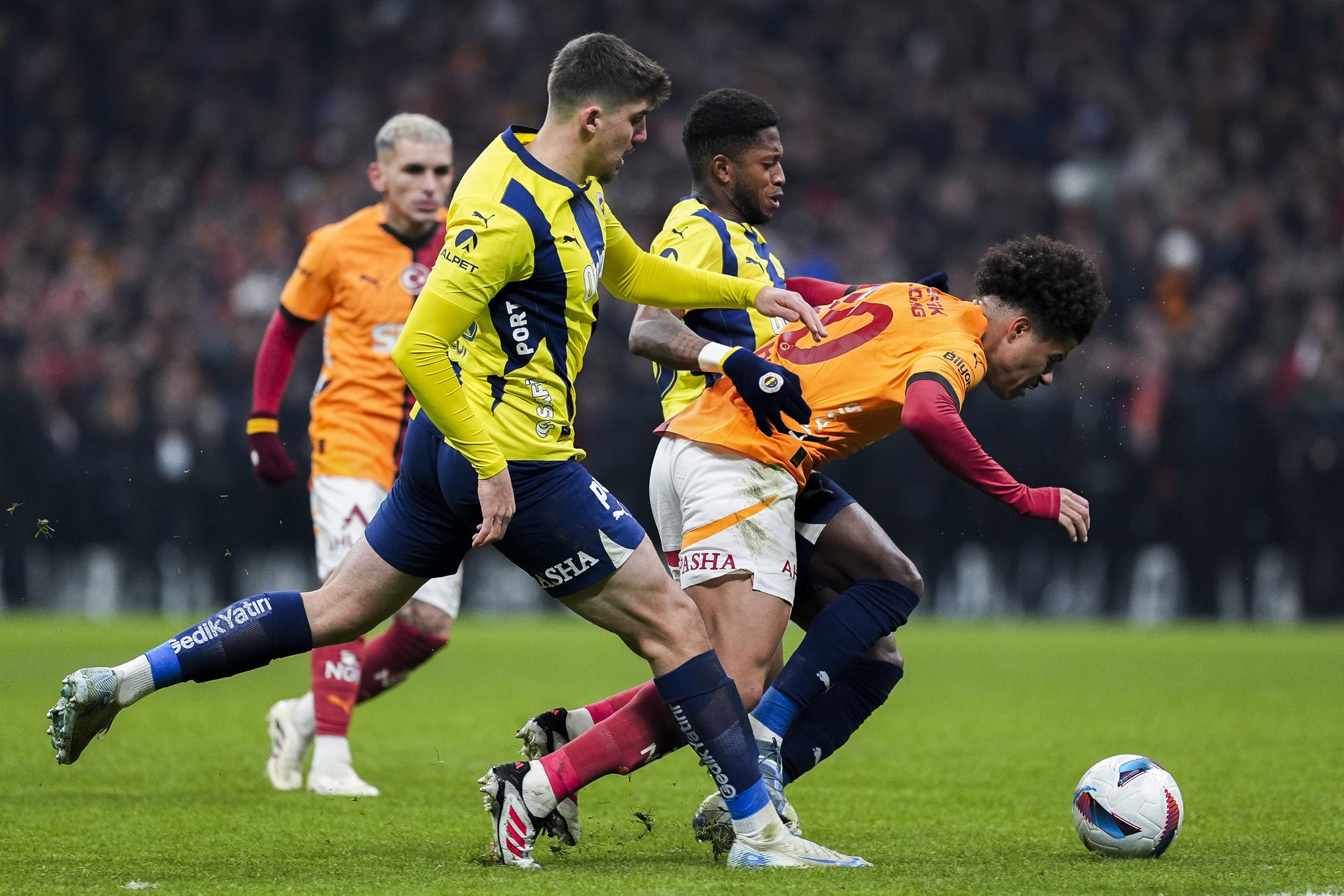 Galatasaray - Fenerbahçe derbisi sonrası şampiyonluk oranları güncellendi! İşte favori takım