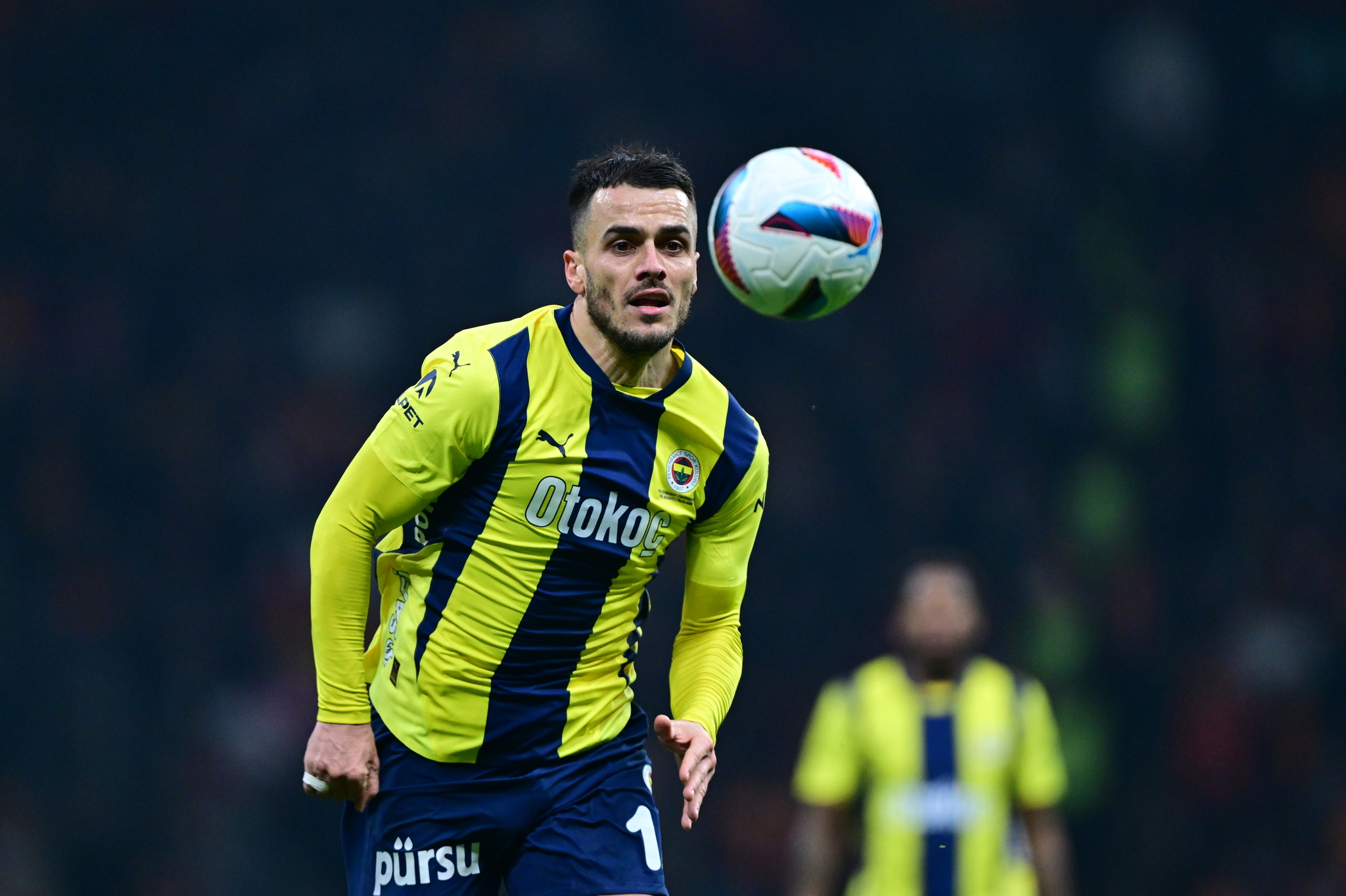 Fenerbahçe’den Kostic hamlesi!