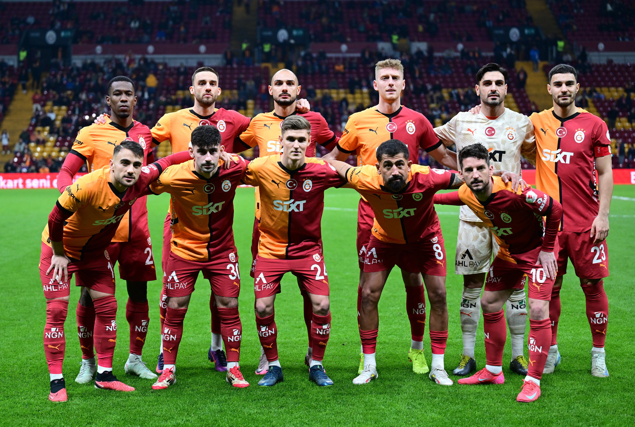 Galatasaray’a bir sol bek bir orta saha! Transferde rota Belçika