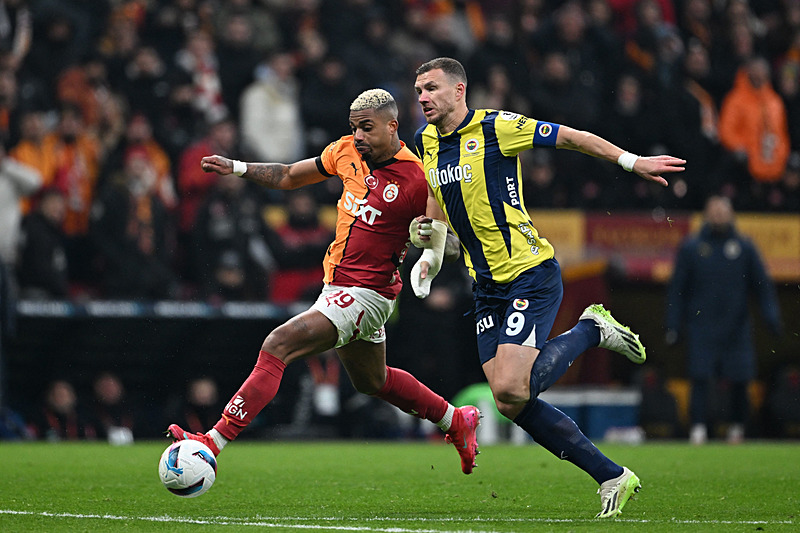 TRANSFER HABERİ: Fenerbahçe’den yeni sezon bombası! Menajeri İstanbul’a geliyor