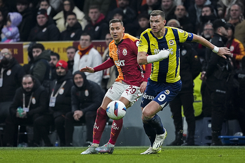 TRANSFER HABERİ: Fenerbahçe’den yeni sezon bombası! Menajeri İstanbul’a geliyor