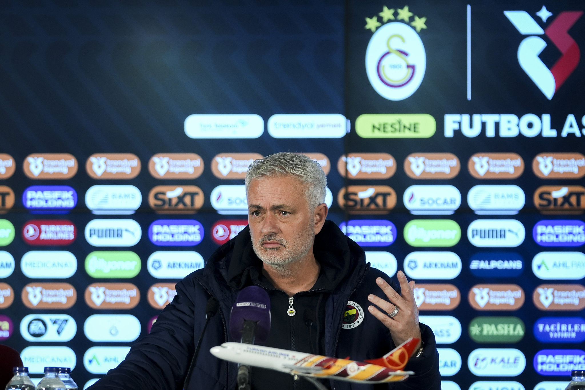 TRANSFER HABERİ: Fenerbahçe’de son dakika Mourinho kararı! Herkese sürpriz oldu