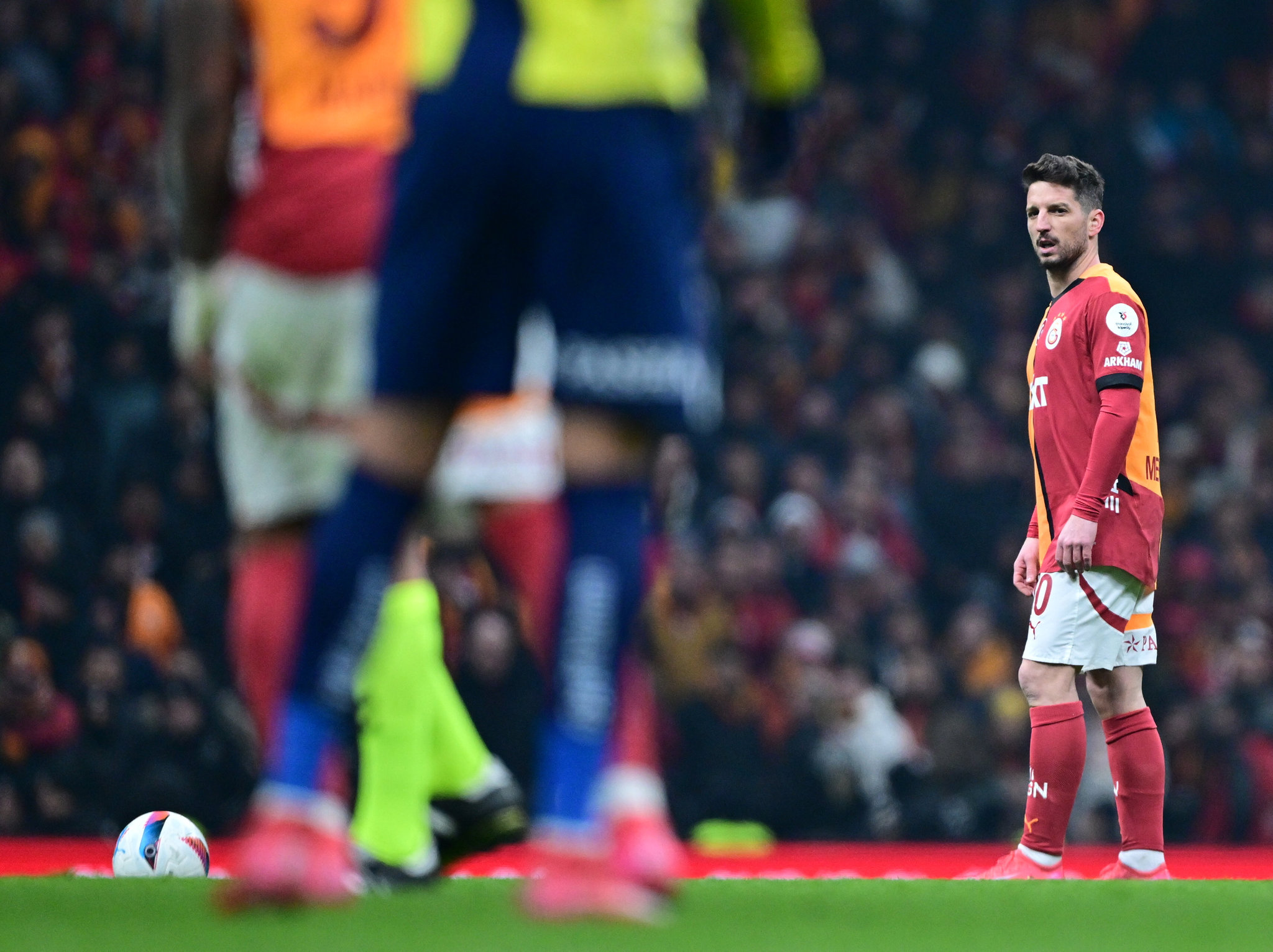 Galatasaray’da Dries Mertens depremi! Kararını Okan Buruk’a ilettti