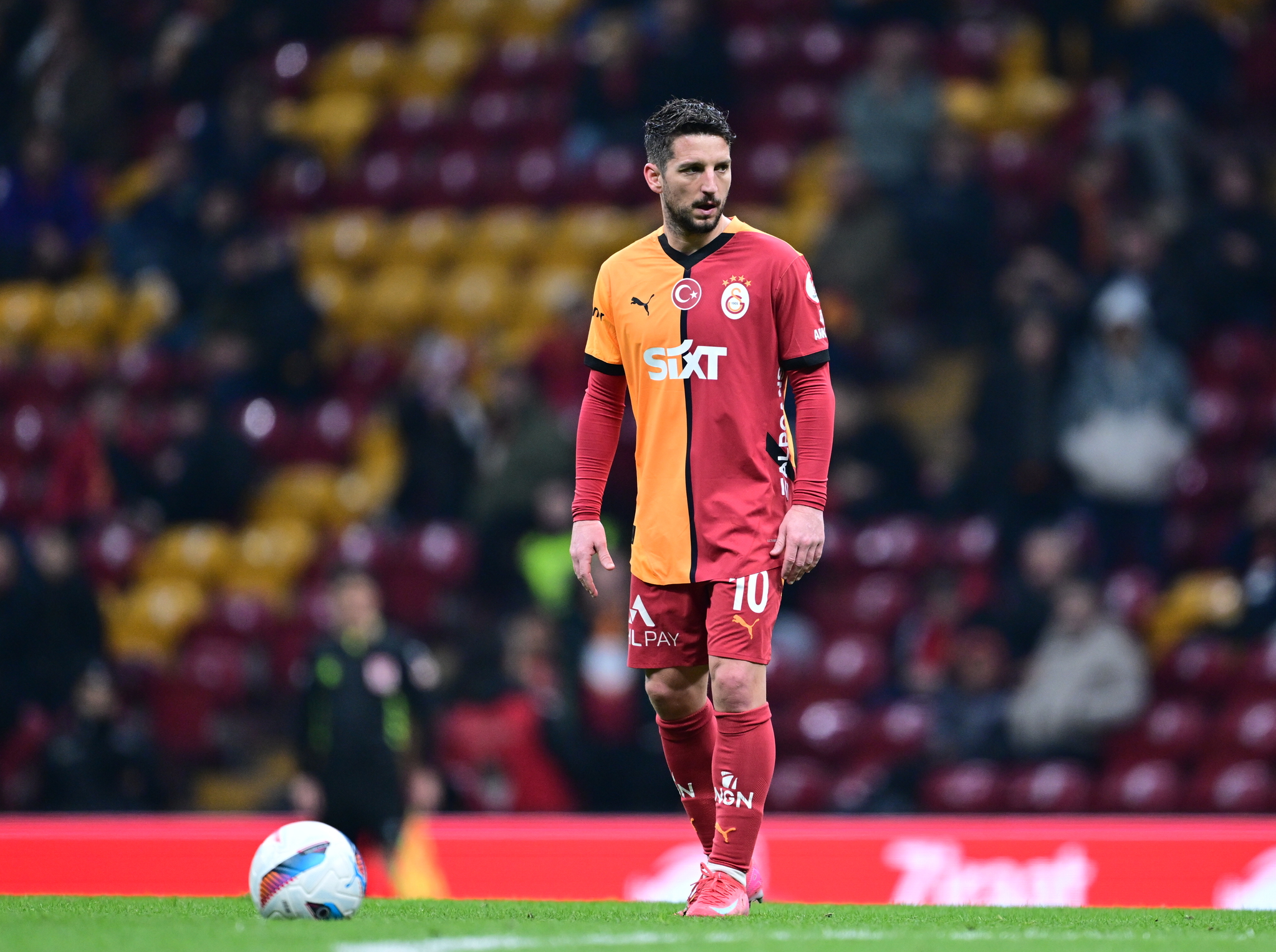 Galatasaray’da Dries Mertens depremi! Kararını Okan Buruk’a ilettti
