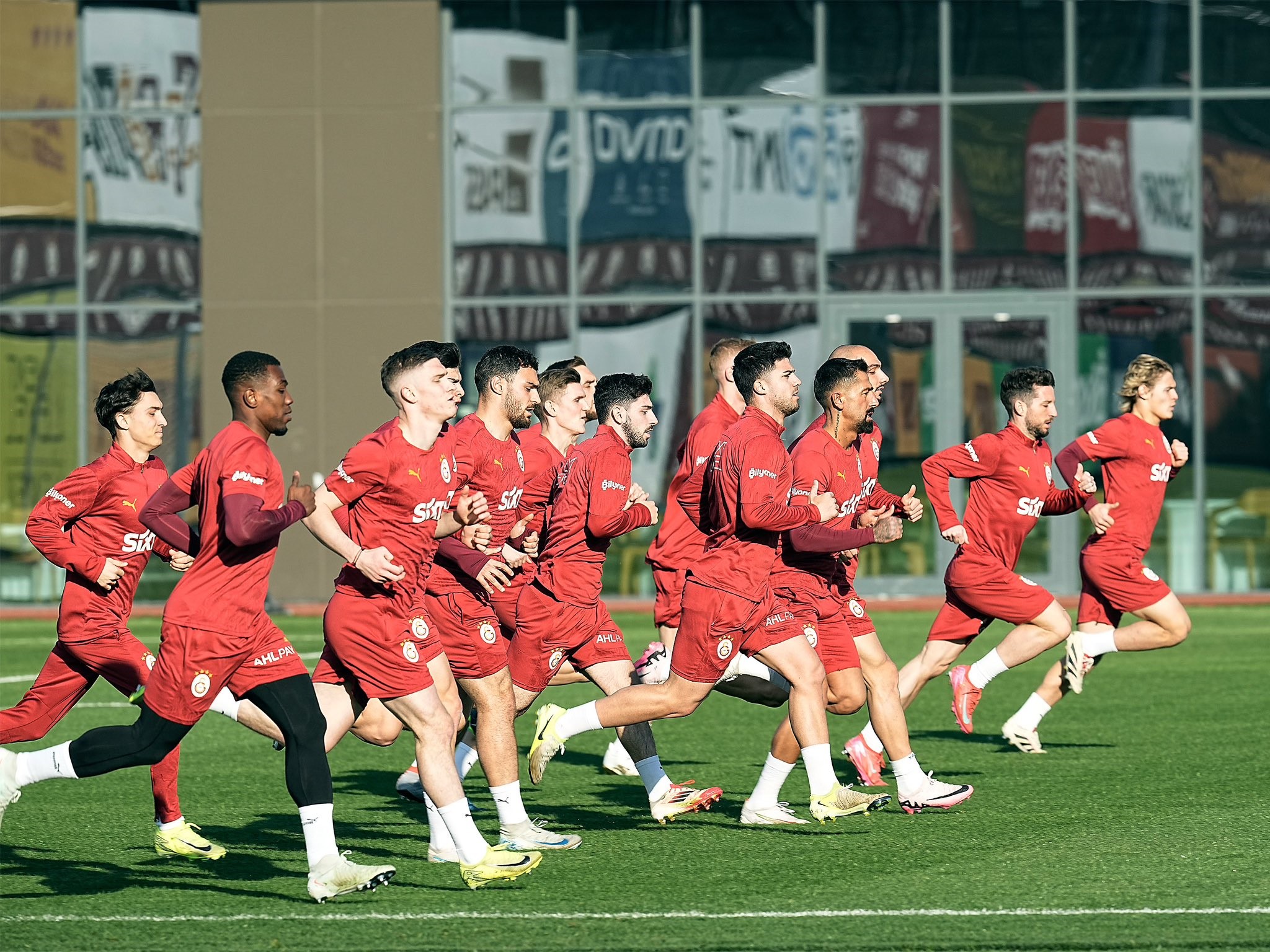 Galatasaray’da UEFA krizi! 16 milyon Euro...