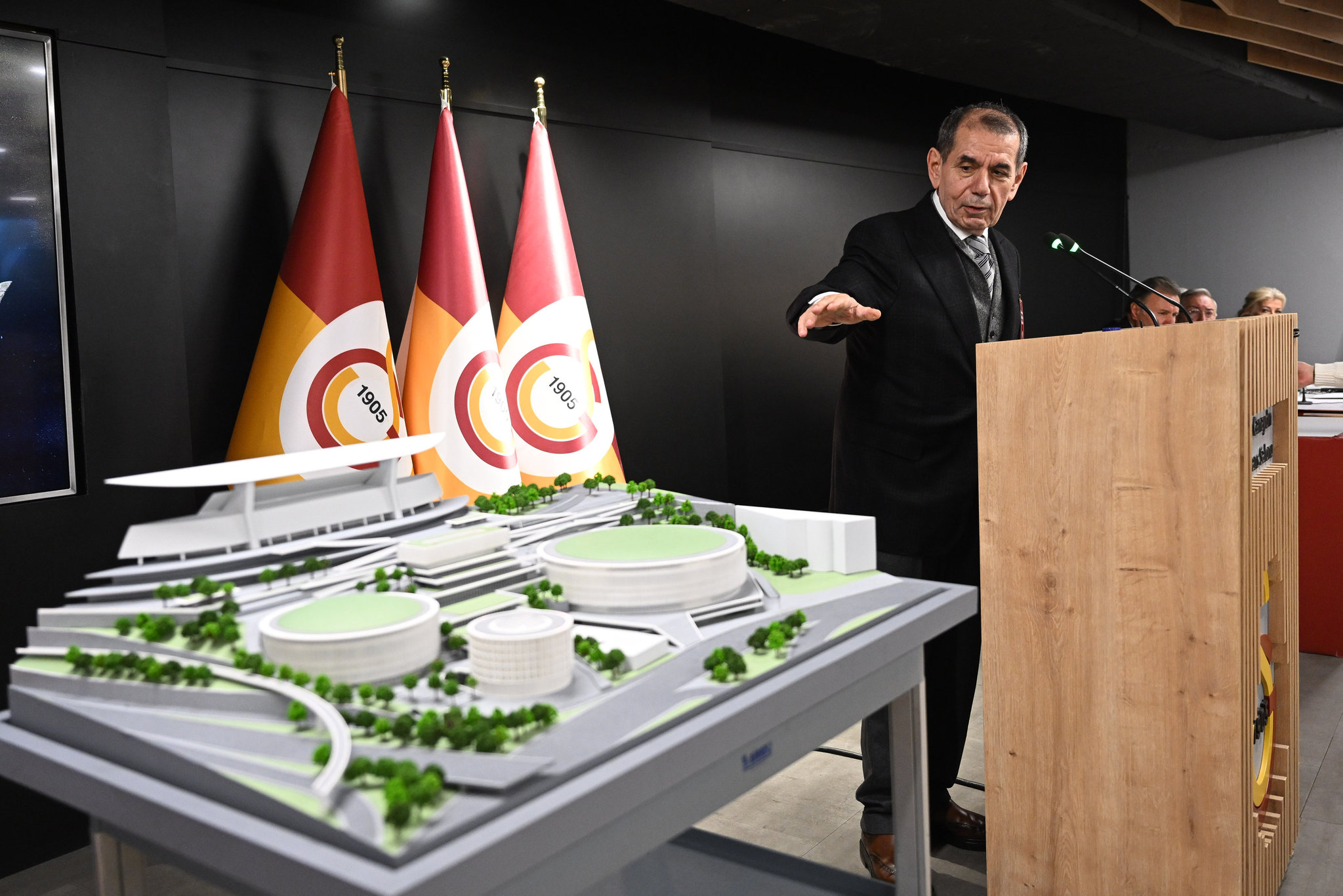 Galatasaray’da UEFA krizi! 16 milyon Euro...