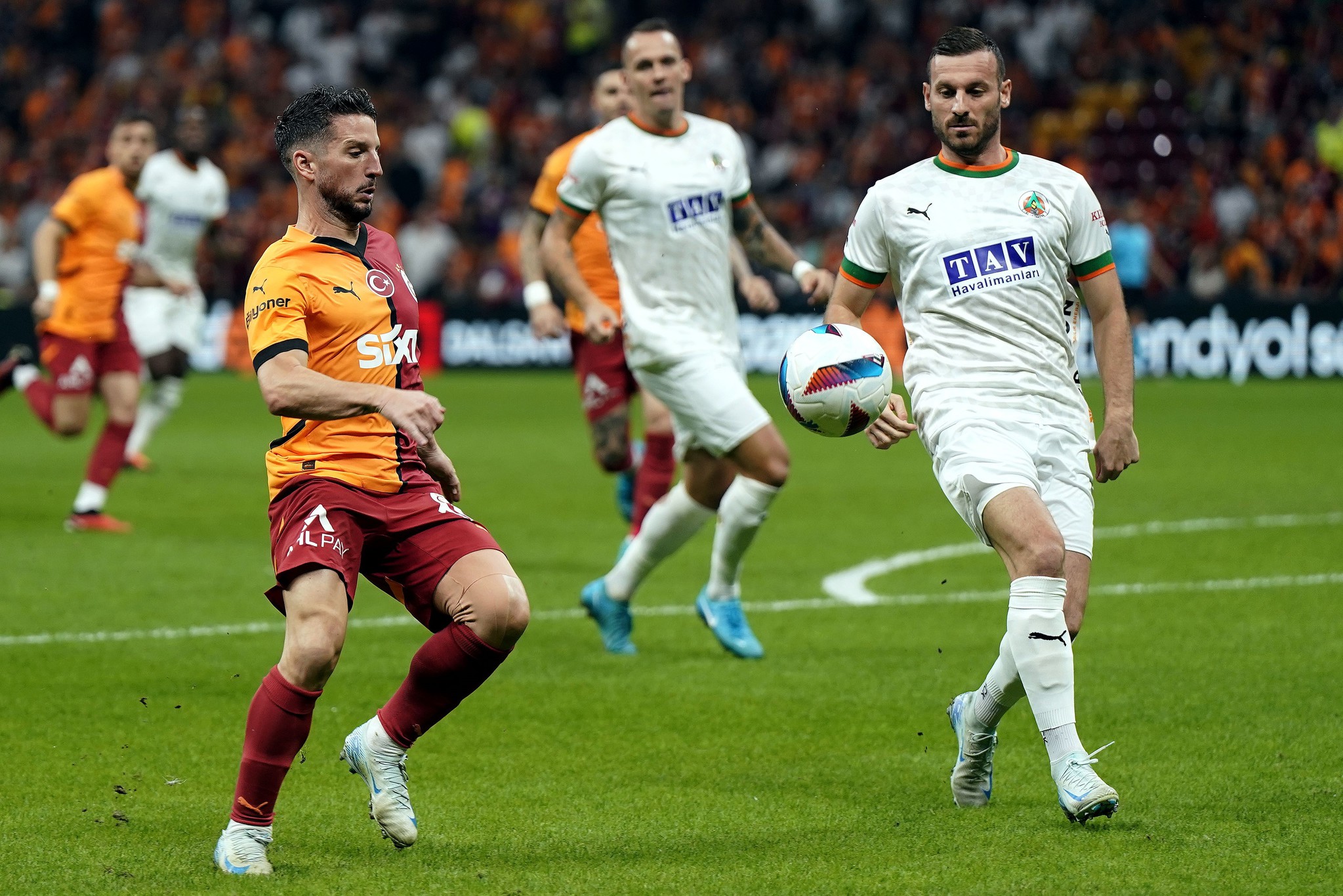 GALATASARAY HABERLERİ: Okan Buruk’tan Mertens açıklaması! Tartışma yaşadığımız...