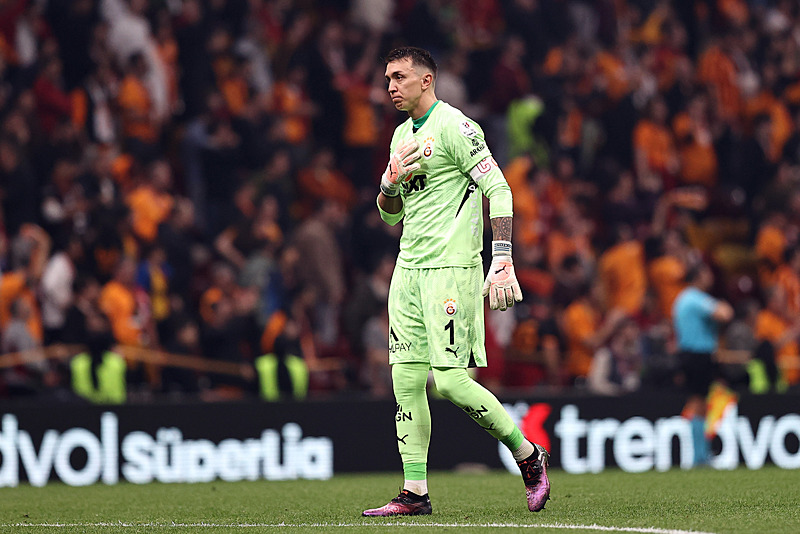 Galatasaray’dan Şampiyonlar Ligi için dev hamle! Transferde yer yerinden oynayacak