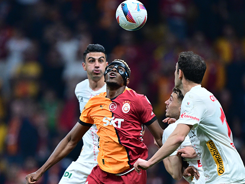 Galatasaray’dan Şampiyonlar Ligi için dev hamle! Transferde yer yerinden oynayacak