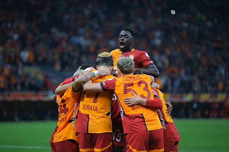 Galatasaray’dan Şampiyonlar Ligi için dev hamle! Transferde yer yerinden oynayacak