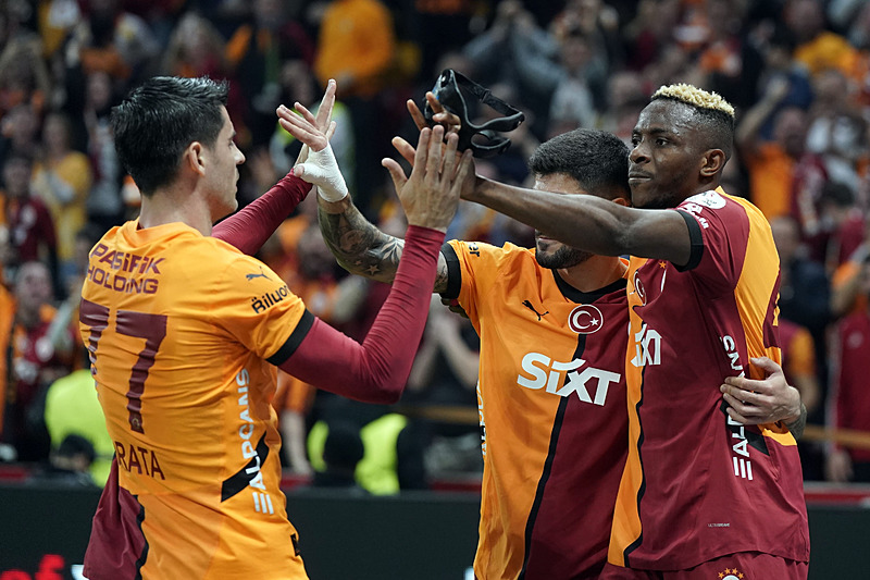Galatasaray’dan Şampiyonlar Ligi için dev hamle! Transferde yer yerinden oynayacak