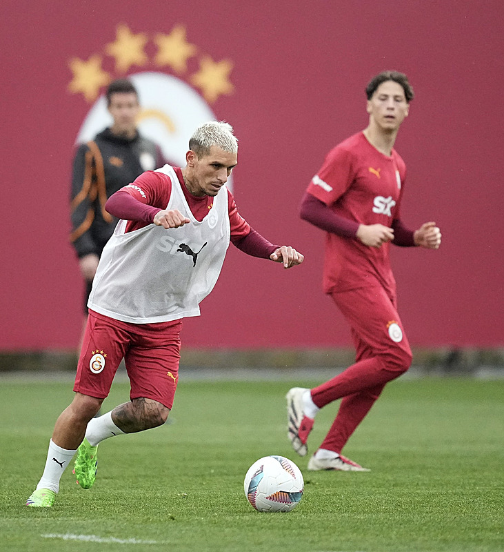 TRANSFER HABERLERİ | Galatasaray’ın yıldızı için Premier Lig ekibi devrede! Gelecek sezon...