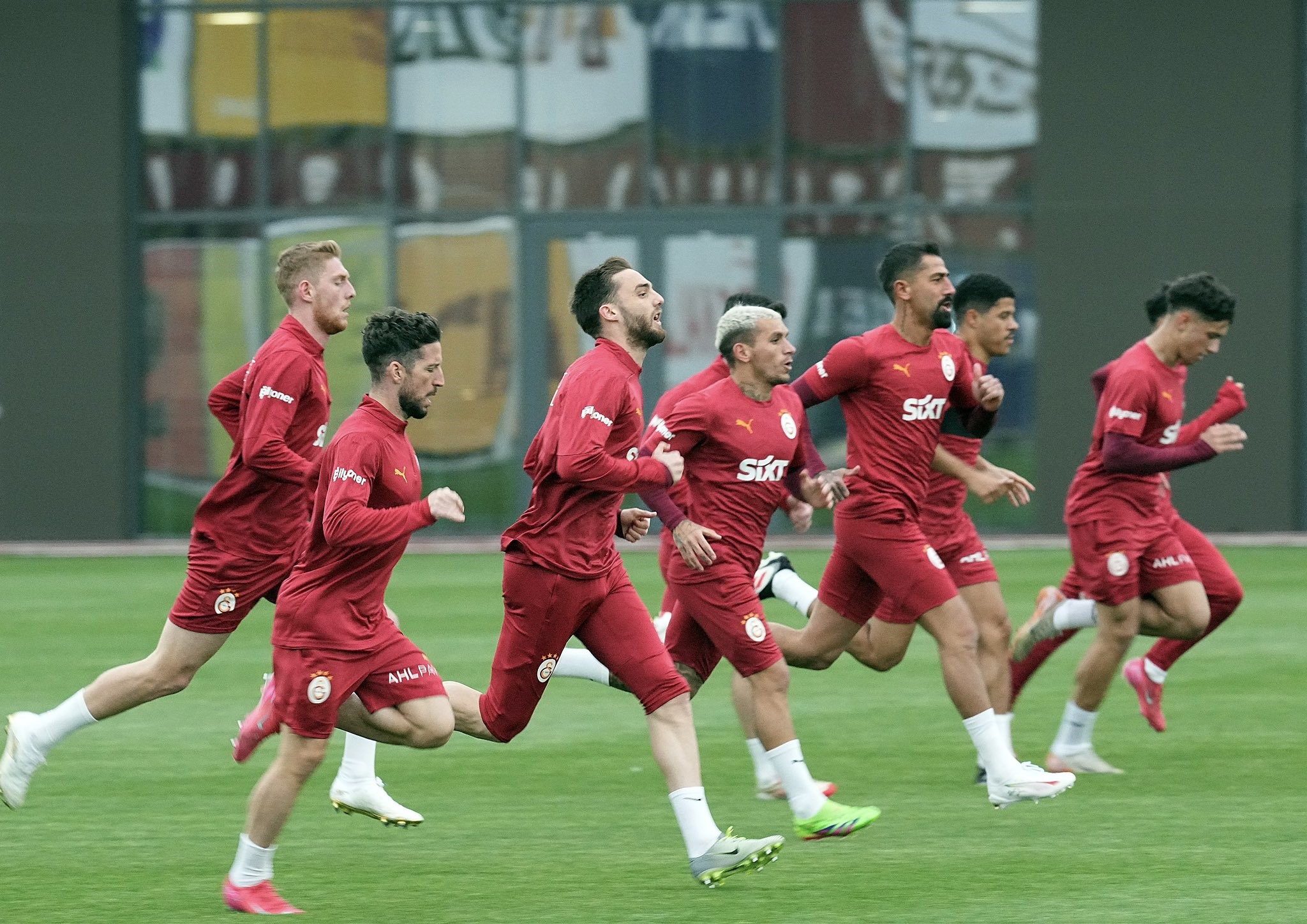 Galatasaray’dan şampiyonluk transferi! Dünyaca ünlü yıldız Aslan oluyor