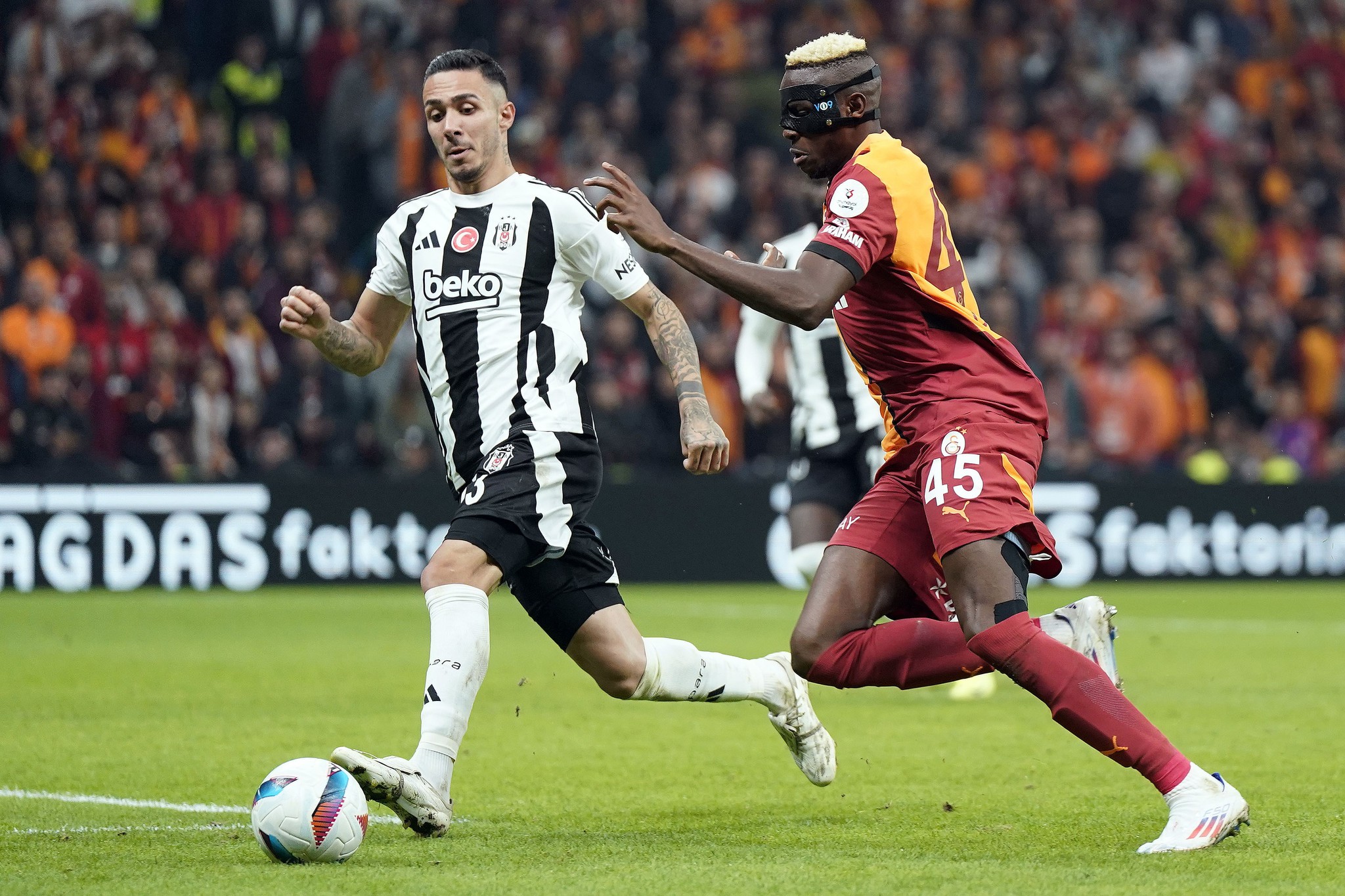 Galatasaray Yönetimi, Süper Lig'de oynayacakları Beşiktaş ve çarşamba ...