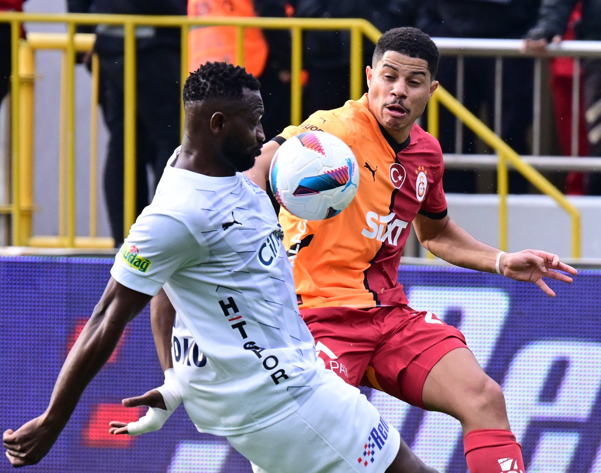 TRANSFER HABERİ: Galatasaray’dan Beşiktaş maçı sonrası radikal karar! Yıldız ismin bileti kesildi