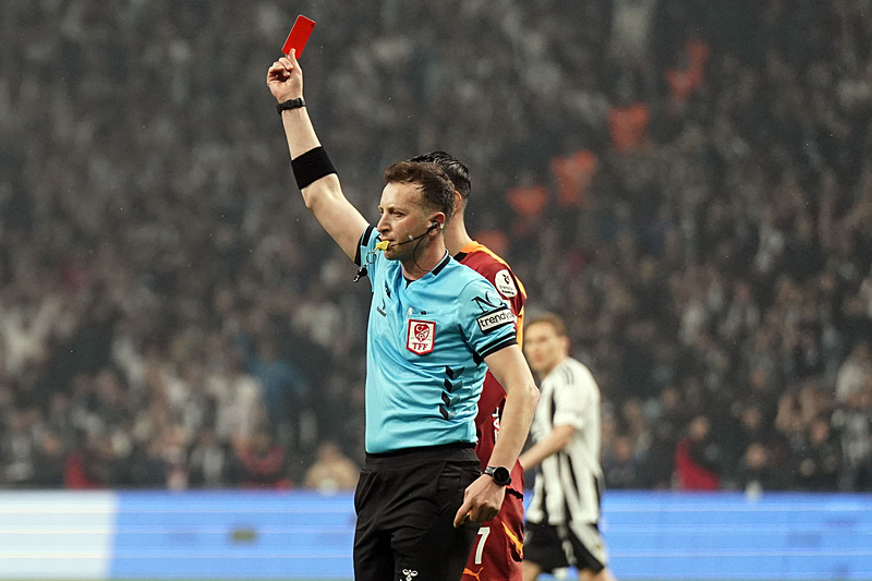 TRANSFER HABERLERİ | Galatasaraylı o isim sezon sonunda yolcu! İşte yeni adresi