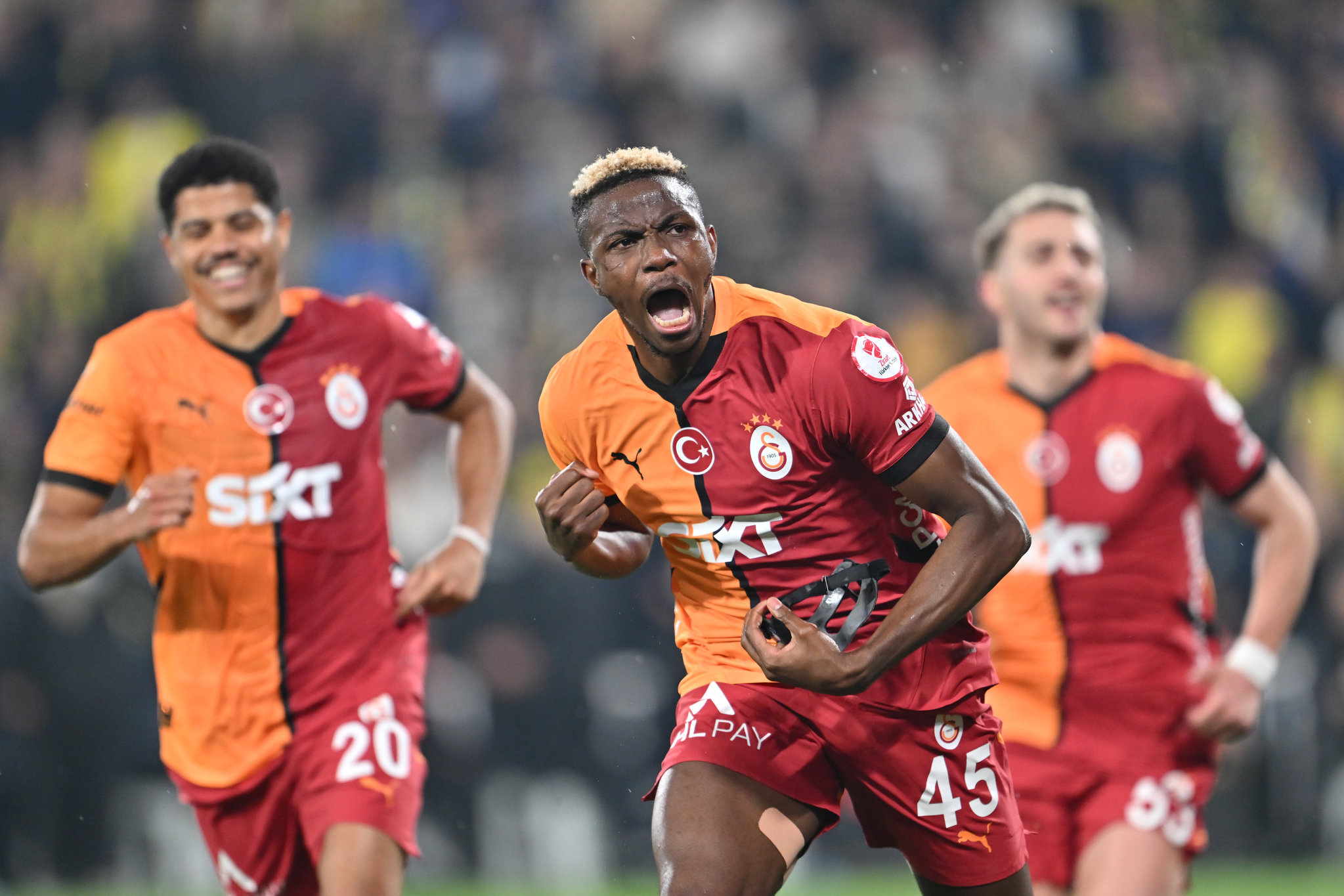 GALATASARAY HABERLERİ: Cimbom İngiliz yıldızın peşine düştü! Okan Buruk’a transfer jesti