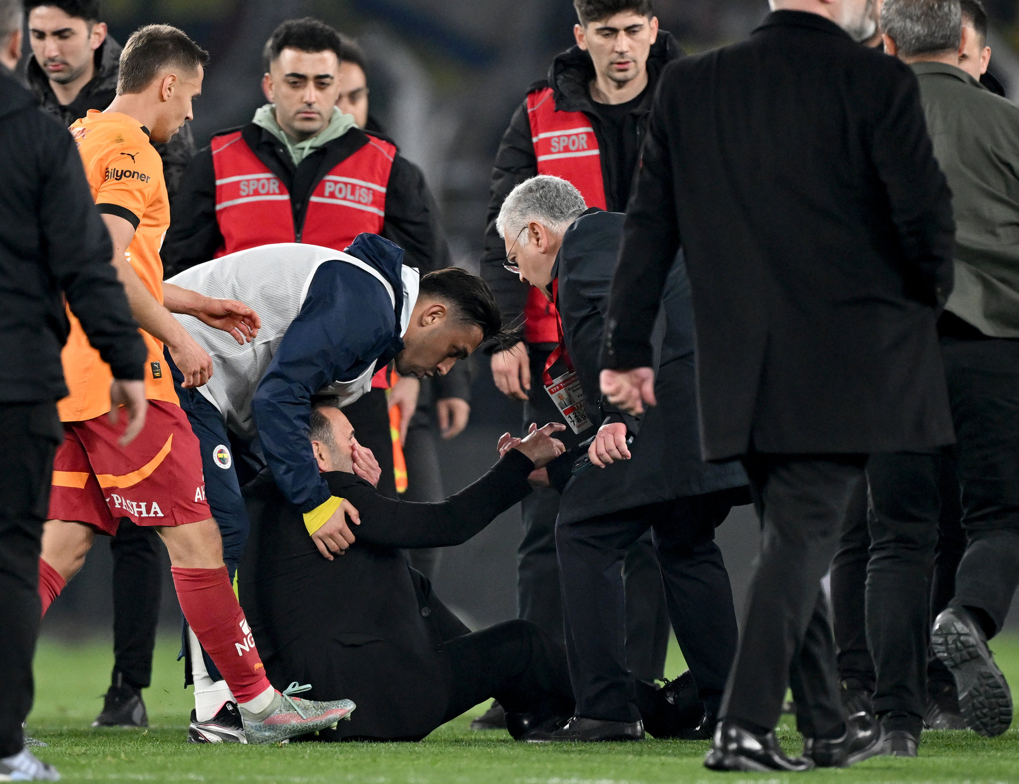 Okan Buruk ve Jose Mourinho arasında ne yaşandı? İşte o diyalog