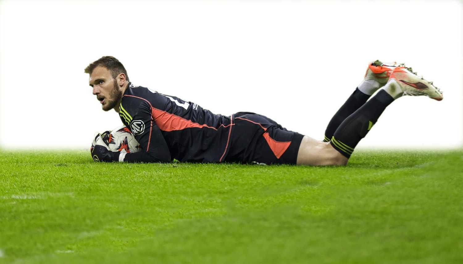 TRANSFER HABERİ: Fenerbahçe ile Galatasaray’ın kaleci derbisi! Aynı ismin peşindeler