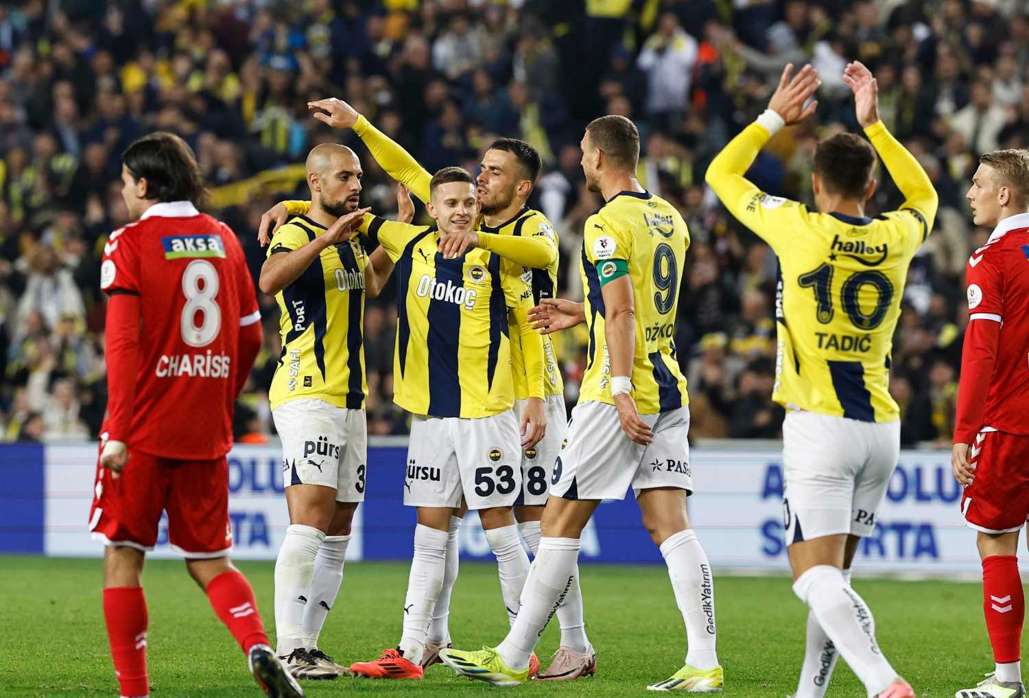 Fenerbahçe 3 puan aşkına! İşte Mourinho’nun Net Global Sivasspor maçı 11’i