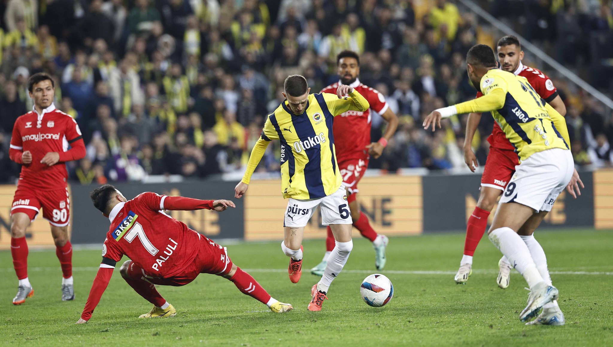 Fenerbahçe 3 puan aşkına! İşte Mourinho’nun Net Global Sivasspor maçı 11’i
