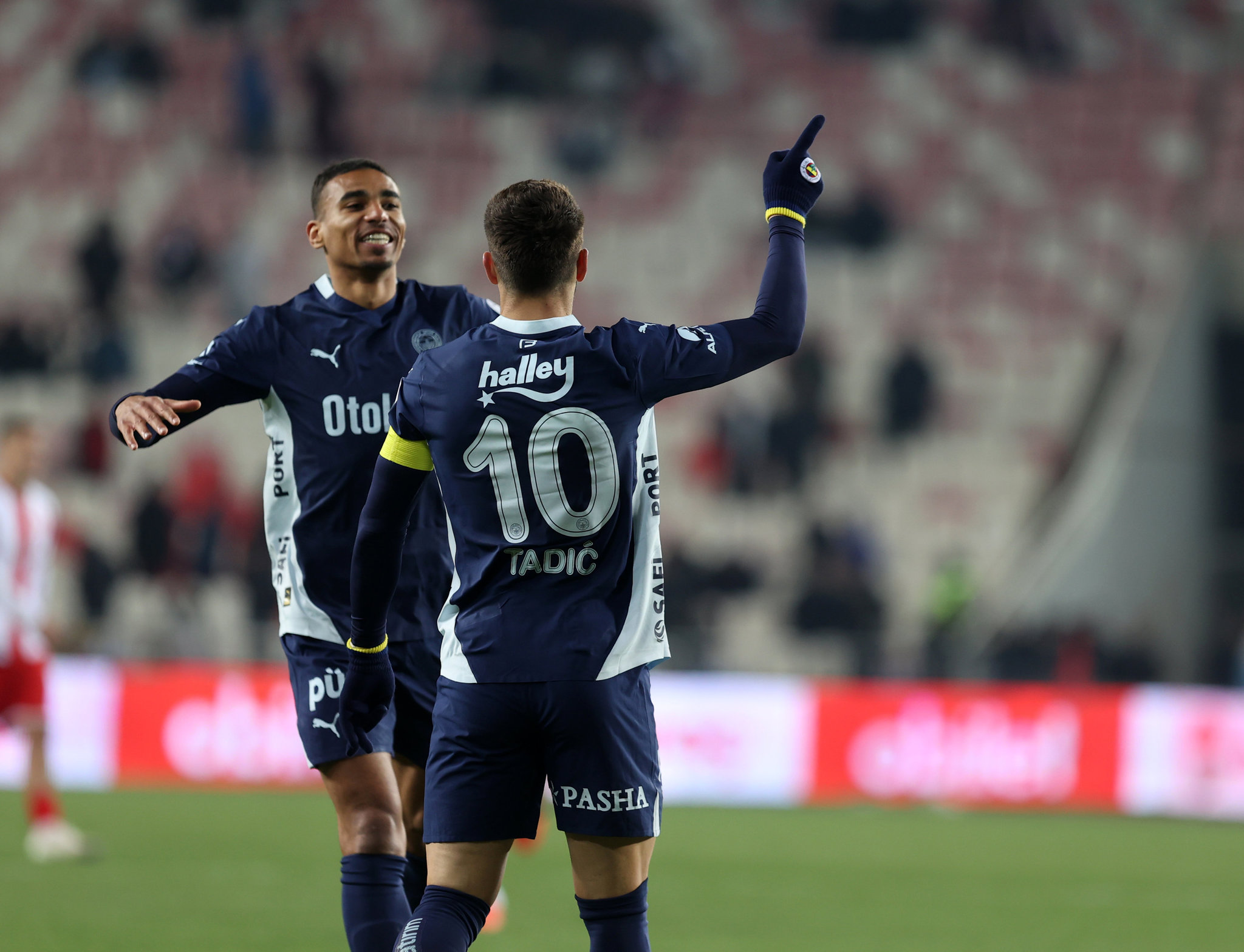 FENERBAHÇE HABERİ: Ahmet Çakar son noktayı koydu! Mert Müldür’ün pozisyonu penaltı mıydı?