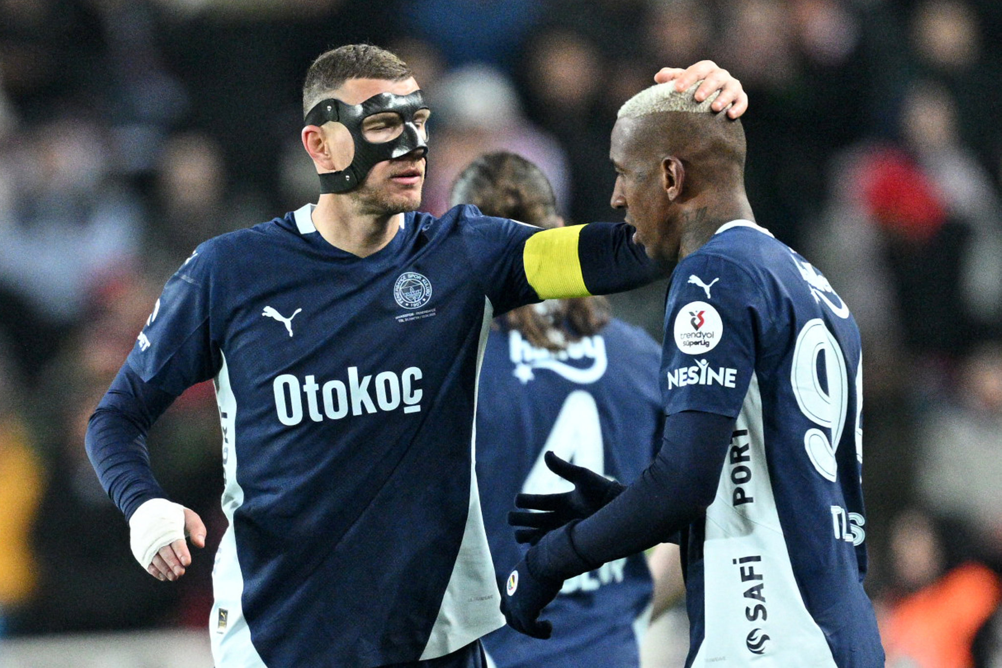 FENERBAHÇE HABERİ: Ahmet Çakar son noktayı koydu! Mert Müldür’ün pozisyonu penaltı mıydı?