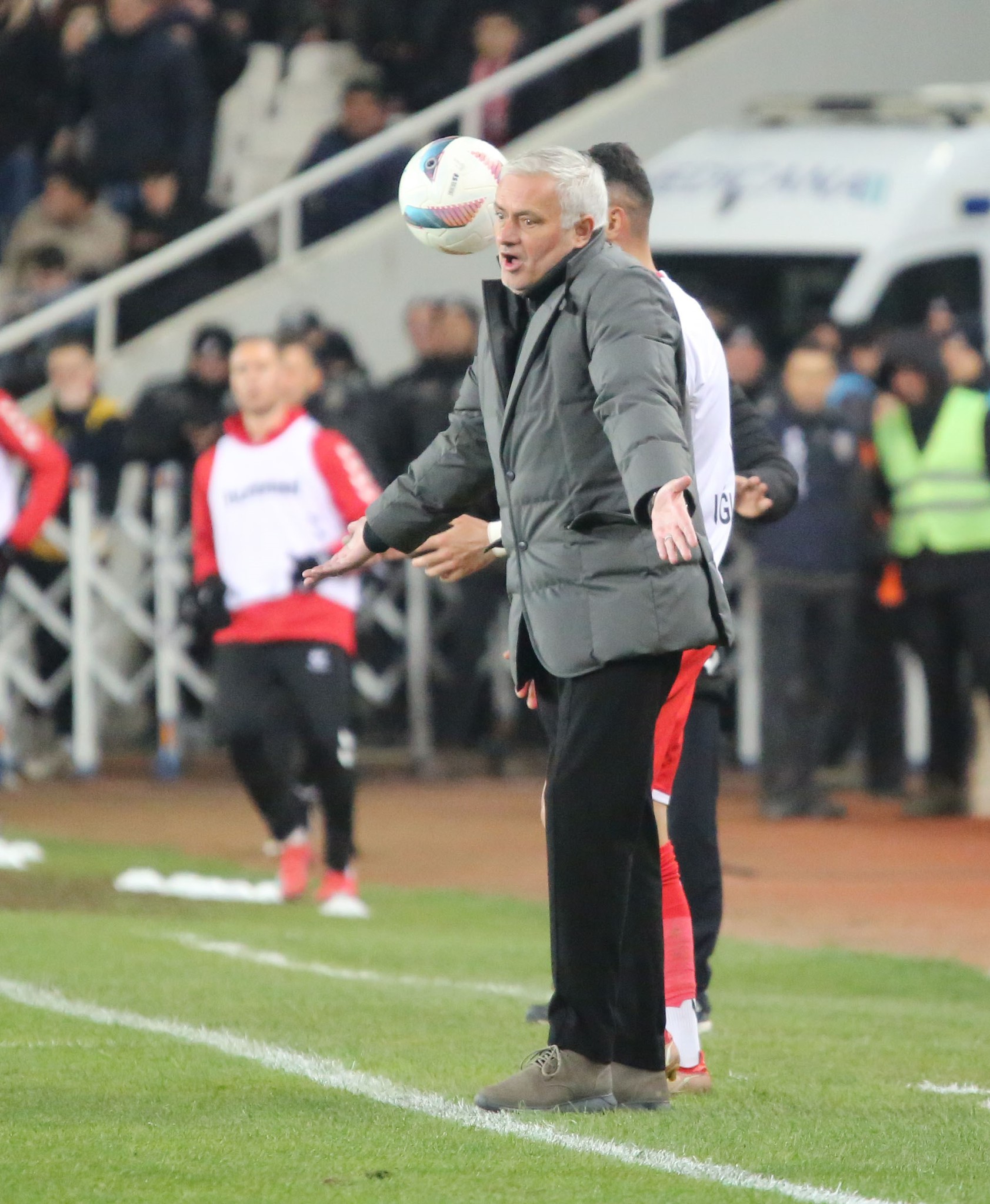 FENERBAHÇE HABERİ: Ahmet Çakar son noktayı koydu! Mert Müldür’ün pozisyonu penaltı mıydı?