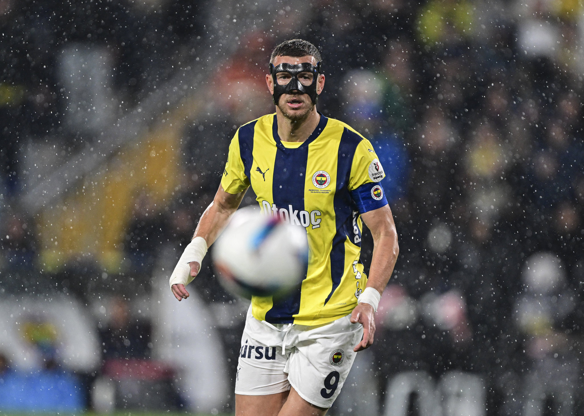 FENERBAHÇE TRANSFER HABERİ: Edin Dzeko İtalya’ya dönüyor! İşte yeni takımı