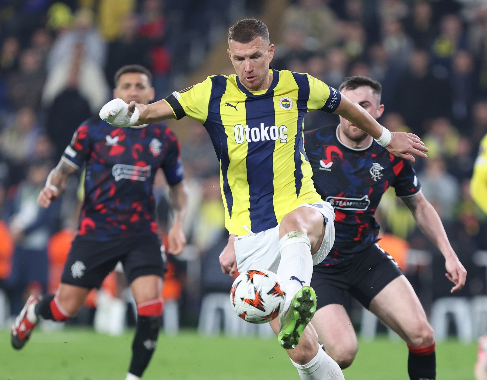 FENERBAHÇE TRANSFER HABERİ: Edin Dzeko İtalya’ya dönüyor! İşte yeni takımı