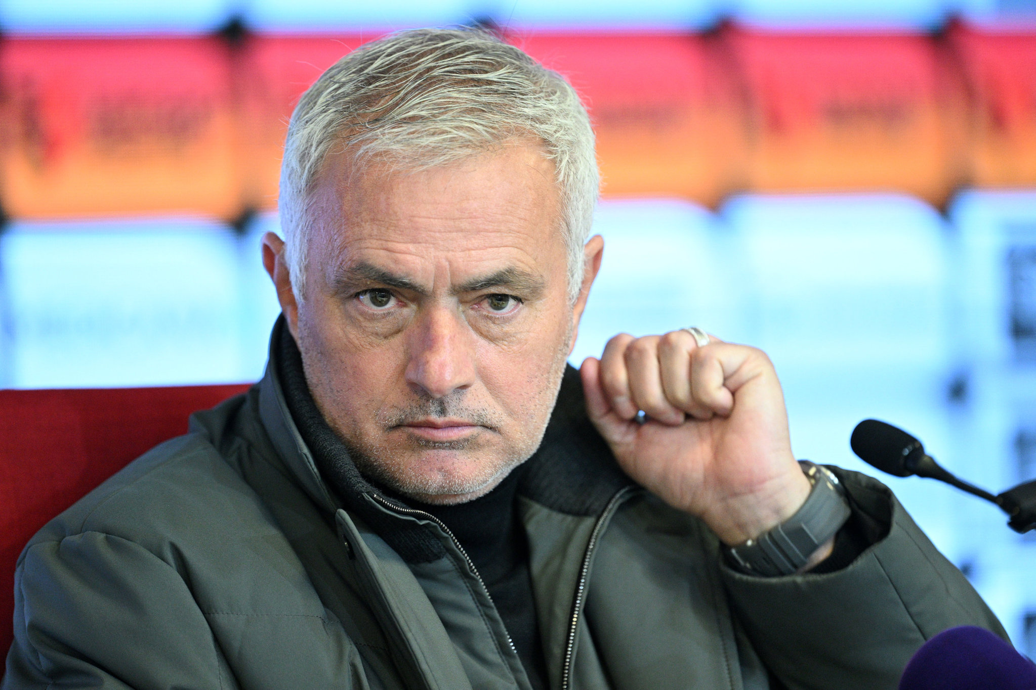 FENERBAHÇE HABERİ: Mourinho’dan 7 hafta kala radikal karar! Her şey tersine döndü