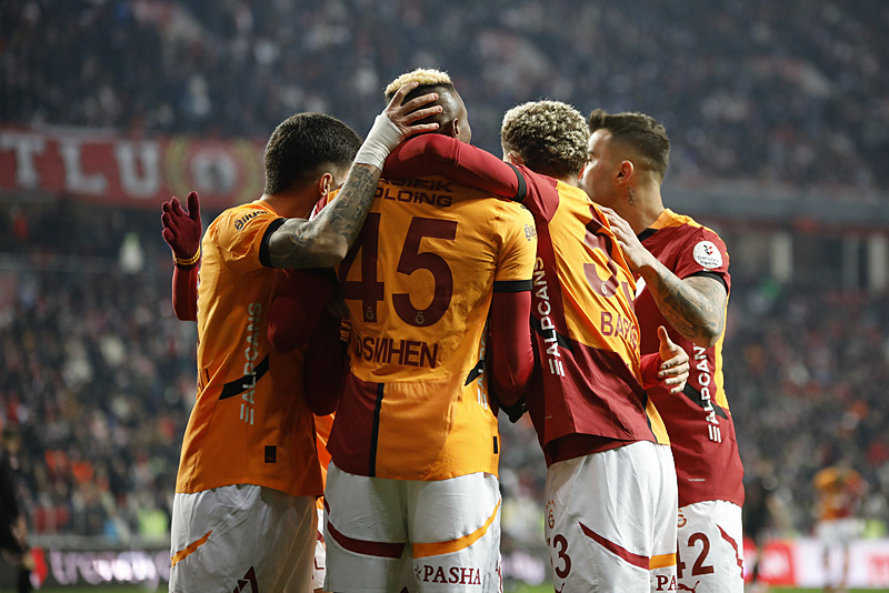 Galatasaray’a Süper Lig’den flaş transfer! Bunu kimse beklemiyordu