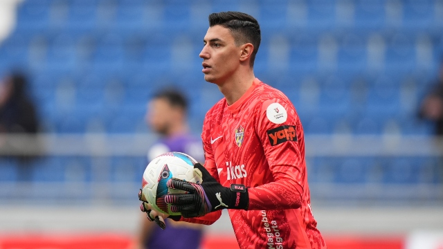 Berke Özer Galatasaray’a transfer olacak mı? Genç eldiven tercihini yaptı