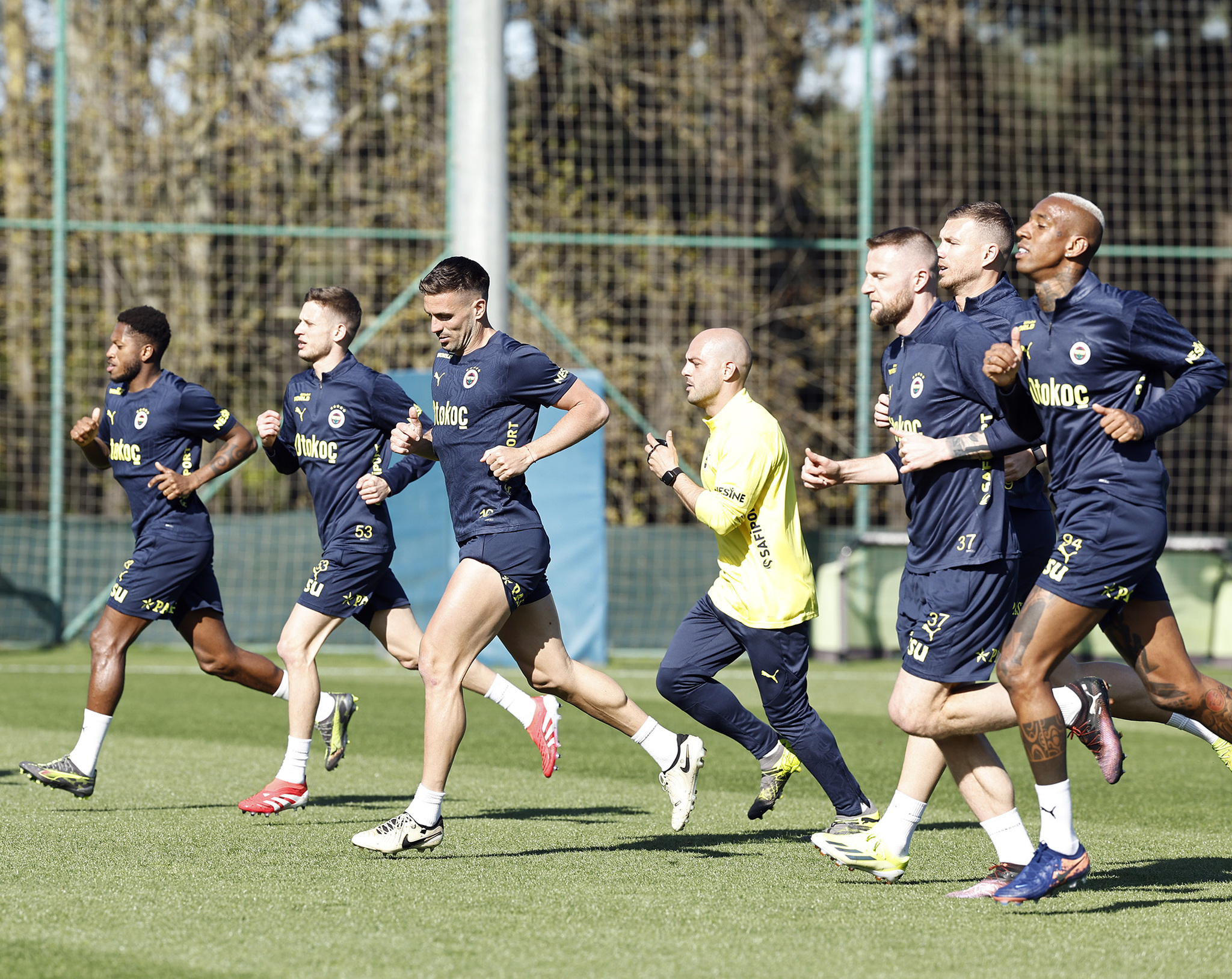 TRANSFER HABERİ: Fenerbahçe’deki ayrılıkları tek tek açıkladı! Gelecek sezon takımda yoklar