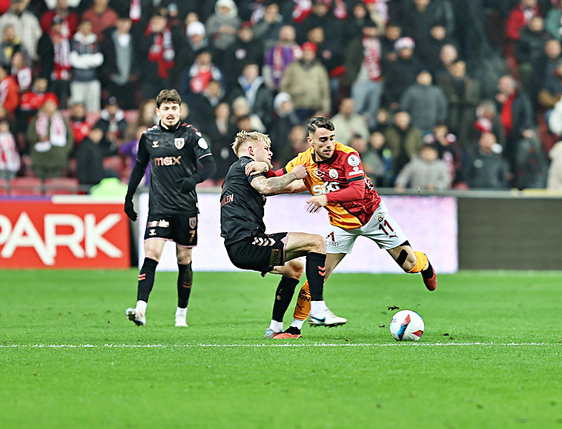 TRANSFER HABERLERİ | Galatasaray’da yönetimden Yunus Akgün hamlesi! Sözleşmesi...