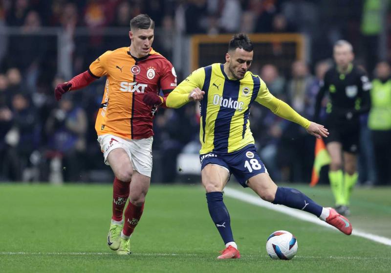 TRANSFER HABERLERİ | Okan Buruk biletini kesti! Galatasaray’da o isim yolcu