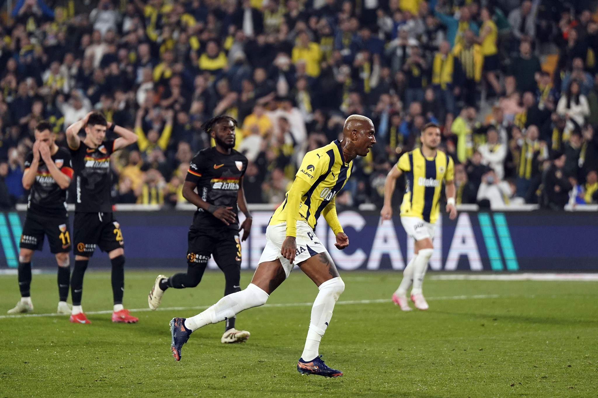 Ahmet Çakar’dan şok Fenerbahçe yorumu!