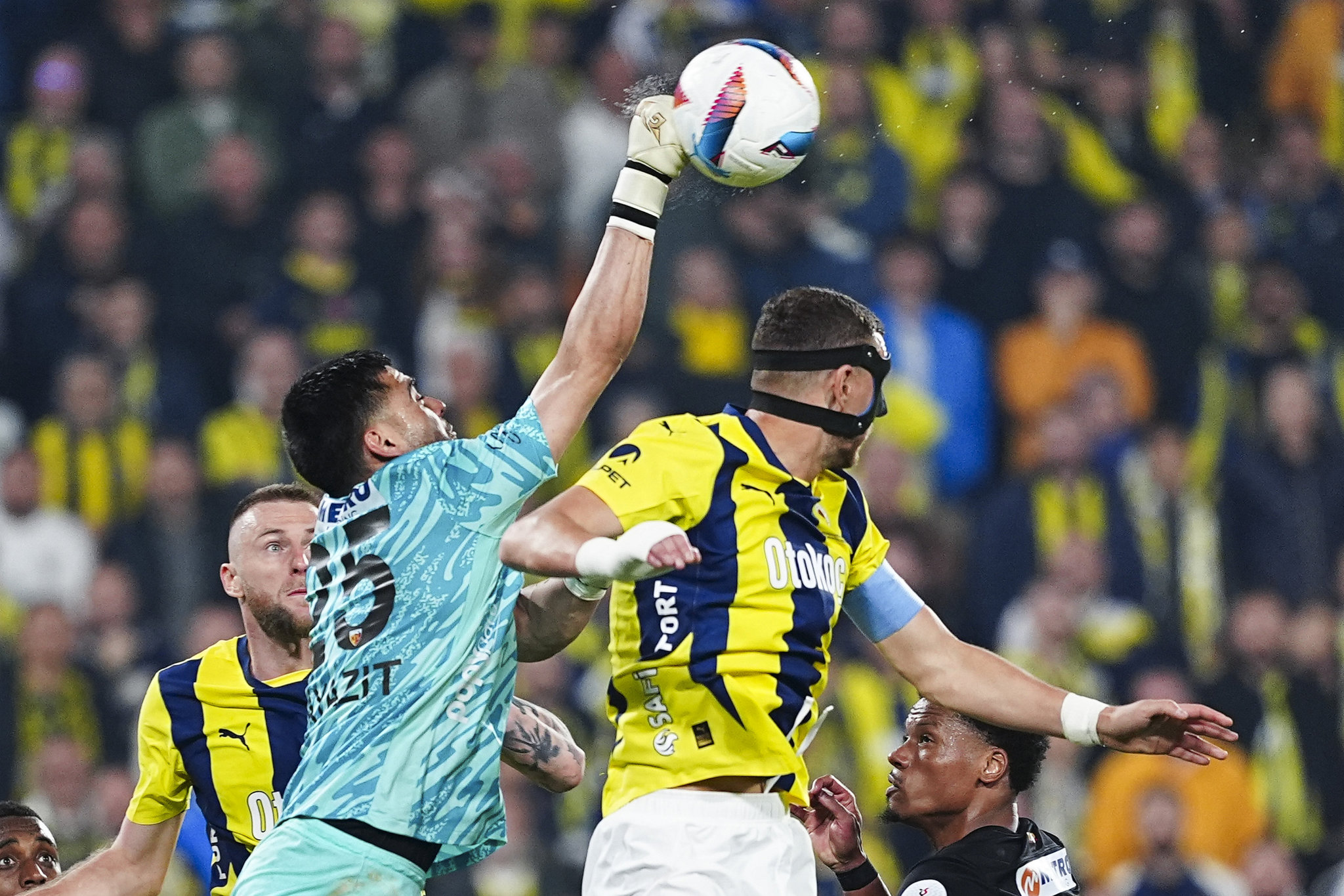 TRANSFER HABERİ: Fenerbahçe’de tam 12 ayrılık birden! Bellona Kayserispor maçı sonrası biletleri kesildi