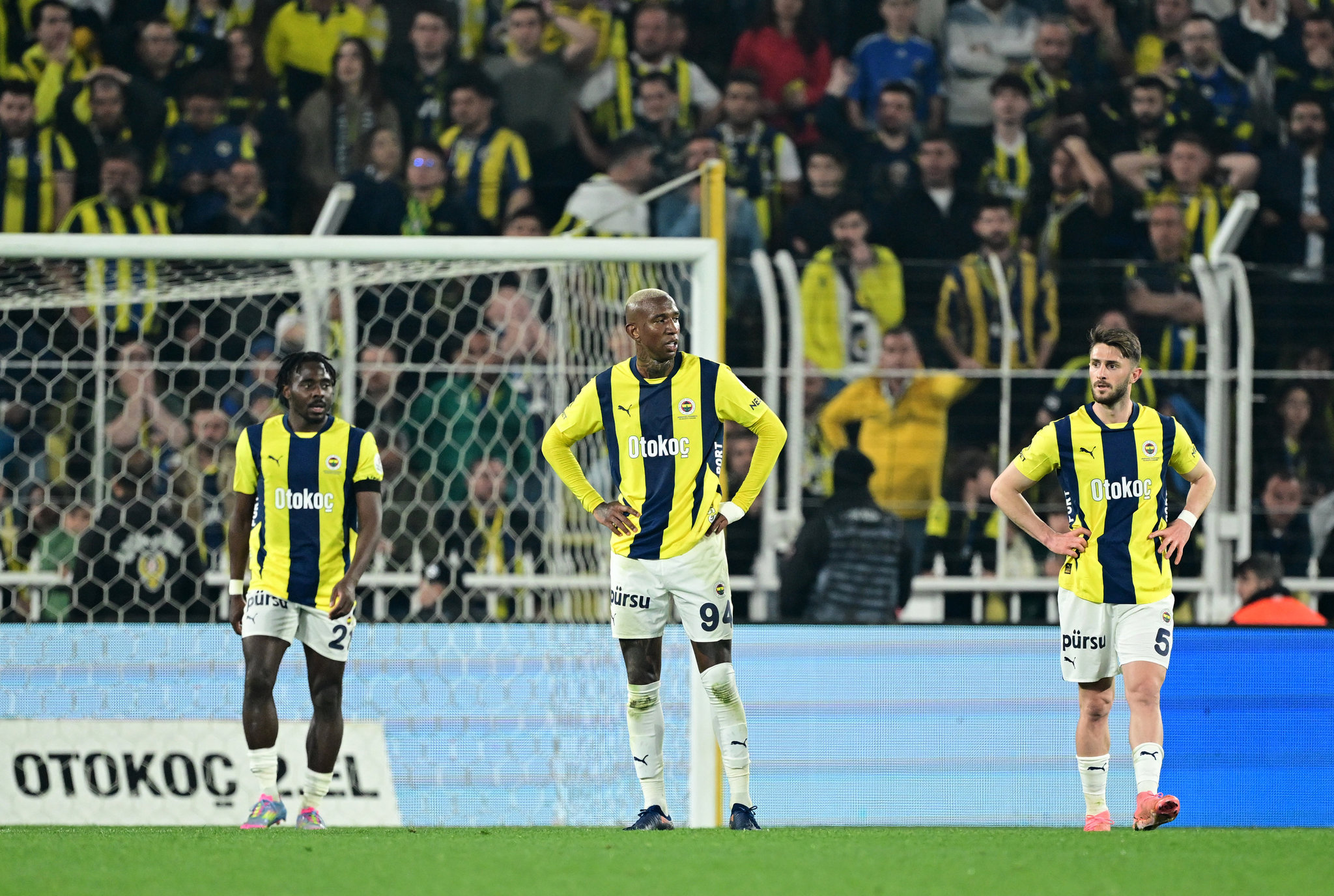 TRANSFER HABERİ: Fenerbahçe’de tam 12 ayrılık birden! Bellona Kayserispor maçı sonrası biletleri kesildi
