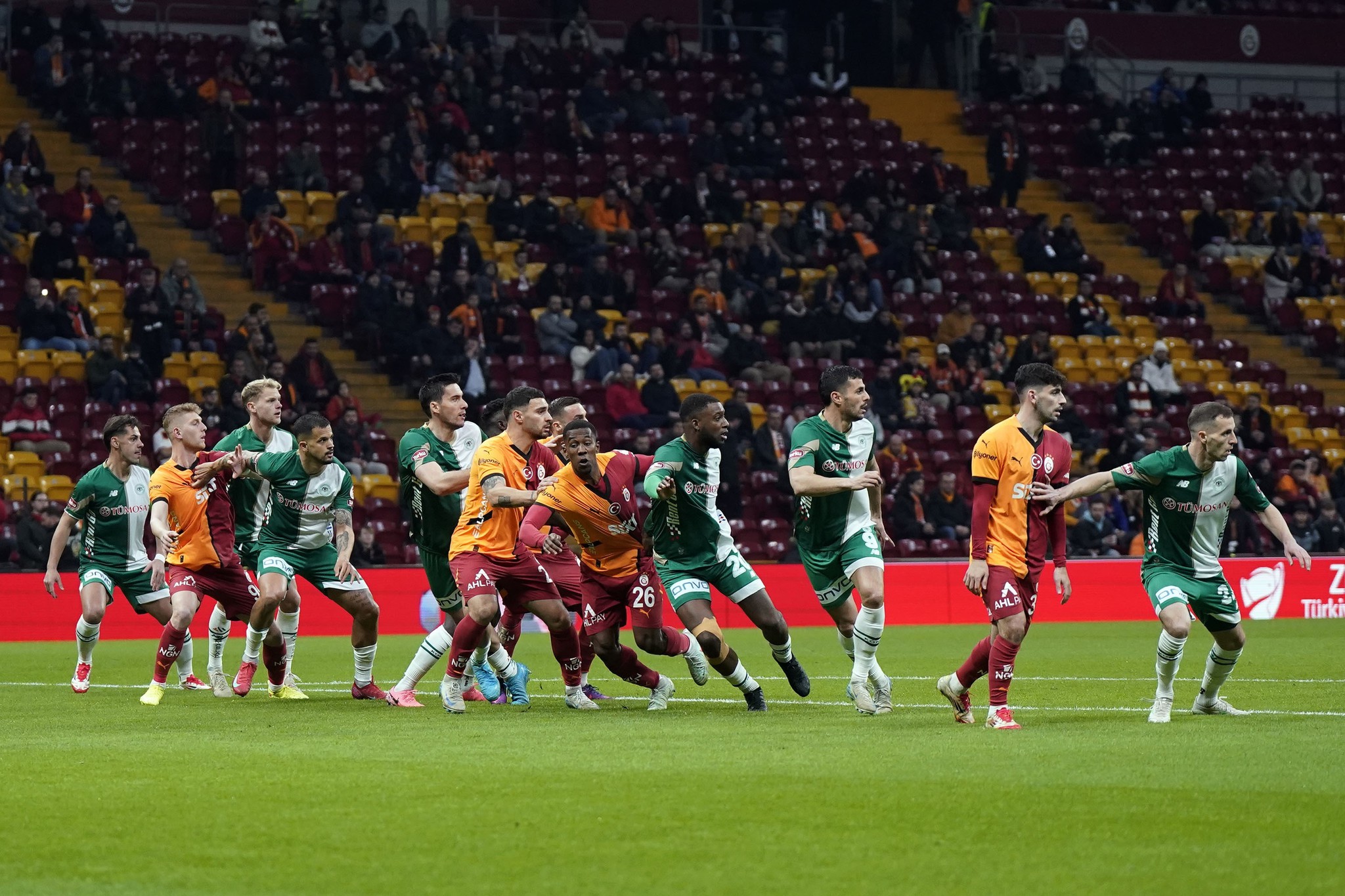 Okan Buruk’tan flaş Mertens kararı! İşte Galatasaray’ın TÜMOSAN Konyaspor maçı 11’i