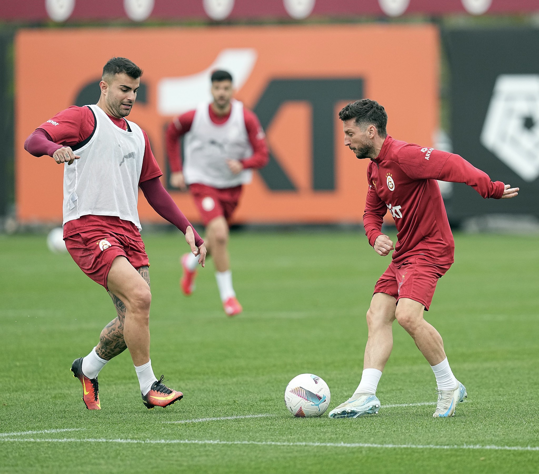 Okan Buruk’tan flaş Mertens kararı! İşte Galatasaray’ın TÜMOSAN Konyaspor maçı 11’i