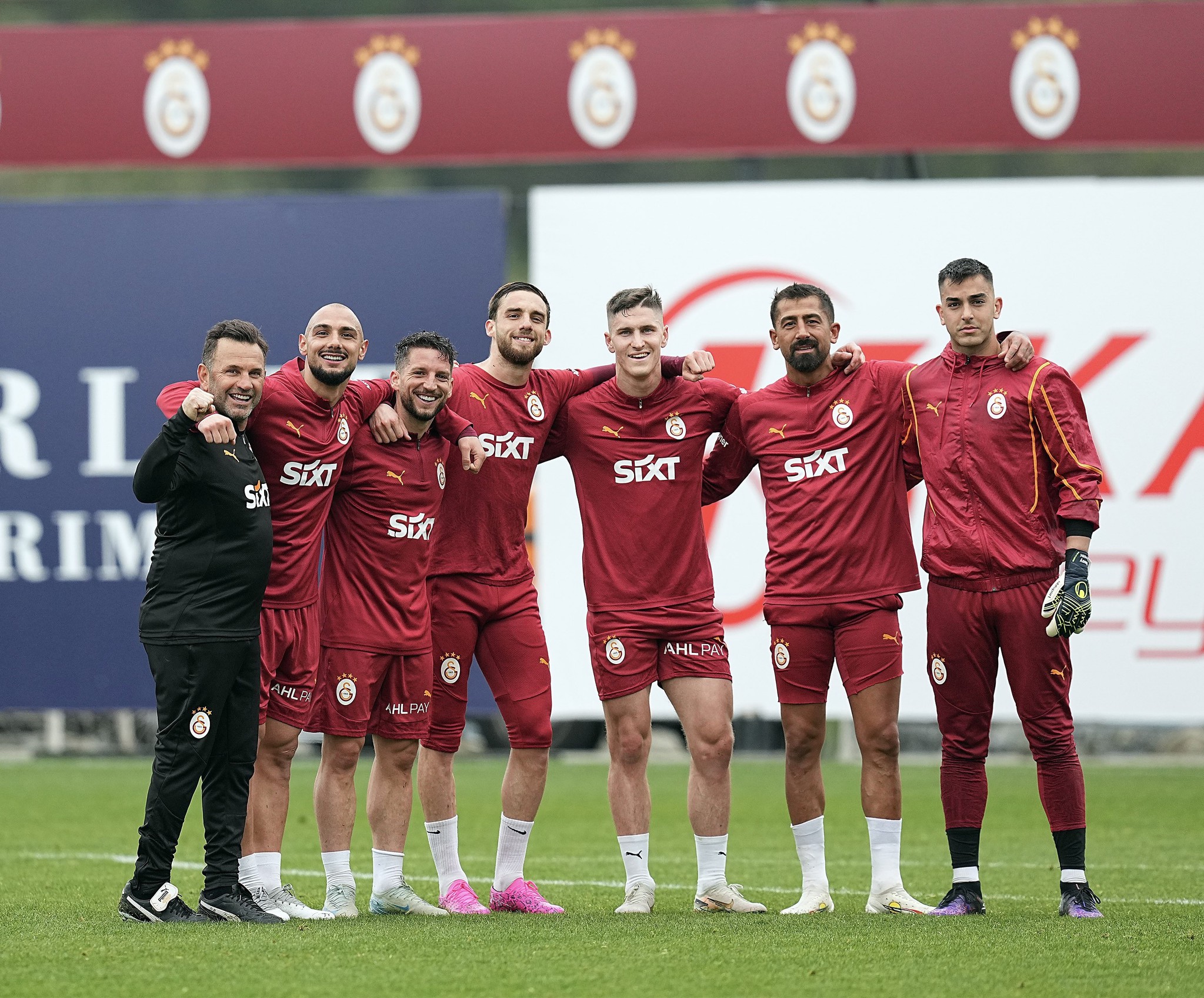 GALATASARAY HABERİ: Yönetimden taraftara şampiyonluk hediyesi! Bu transfer yeni sezona damga vurur